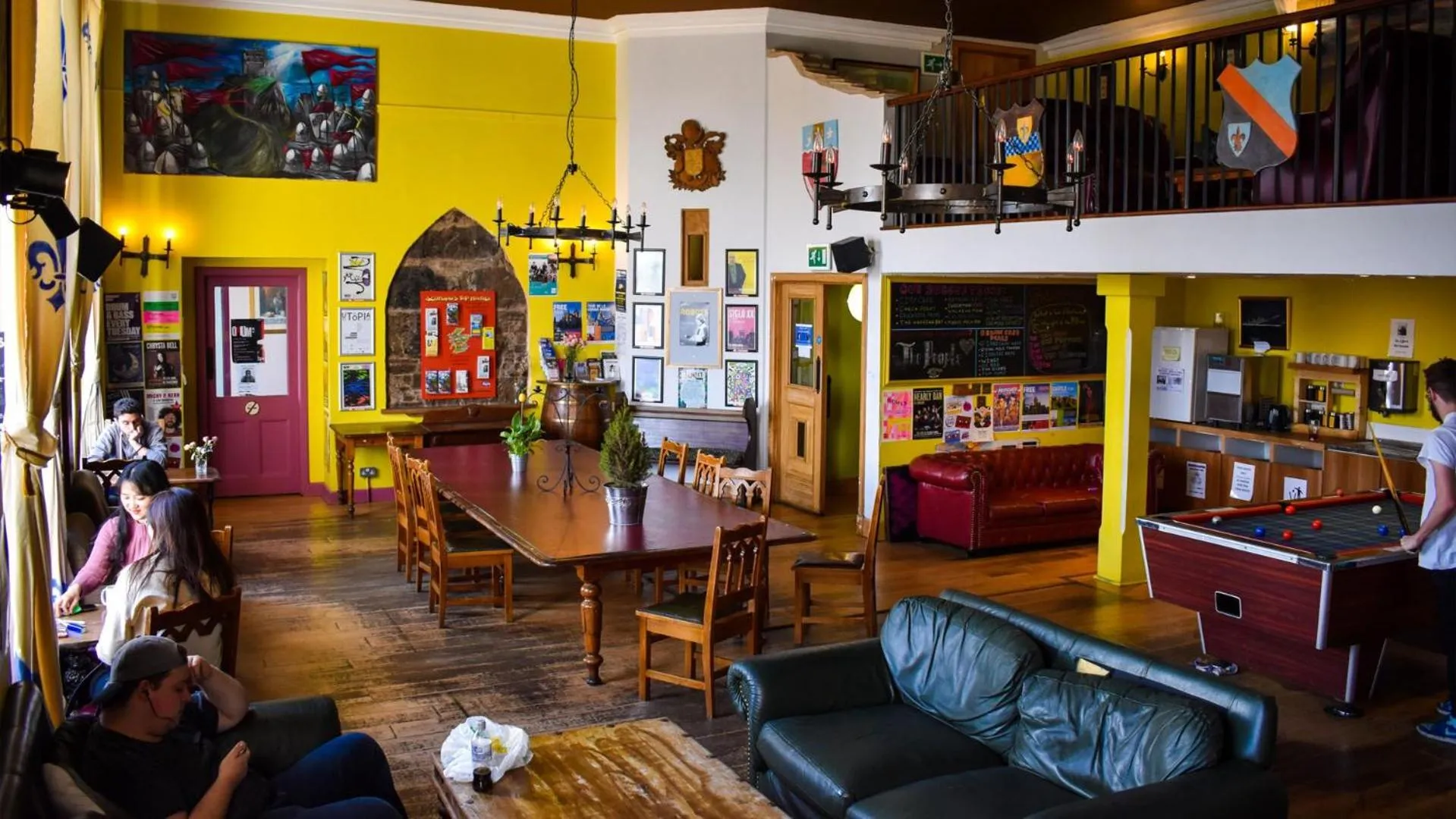 Lounge or bar in Castle Rock Hostel - Adults Only