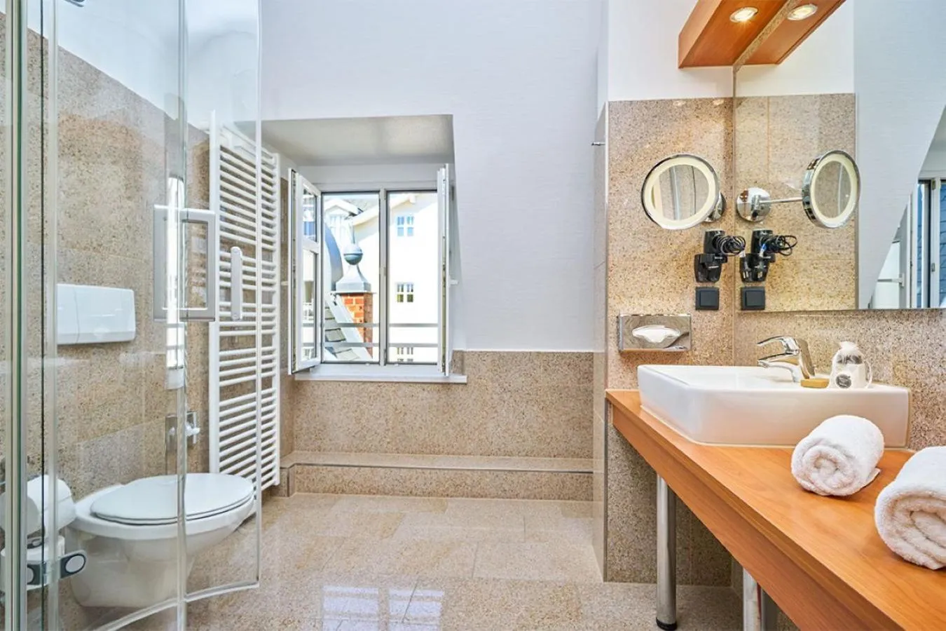 Shower in Strandhotel garni Kormoran