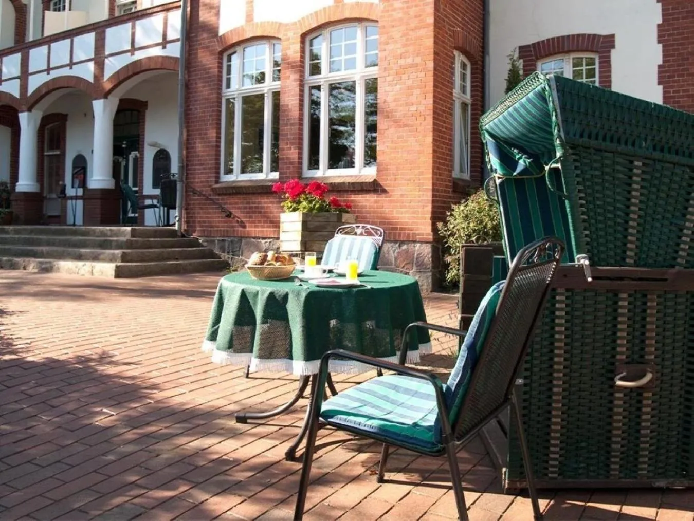 Balcony/Terrace in Strandhotel garni Kormoran