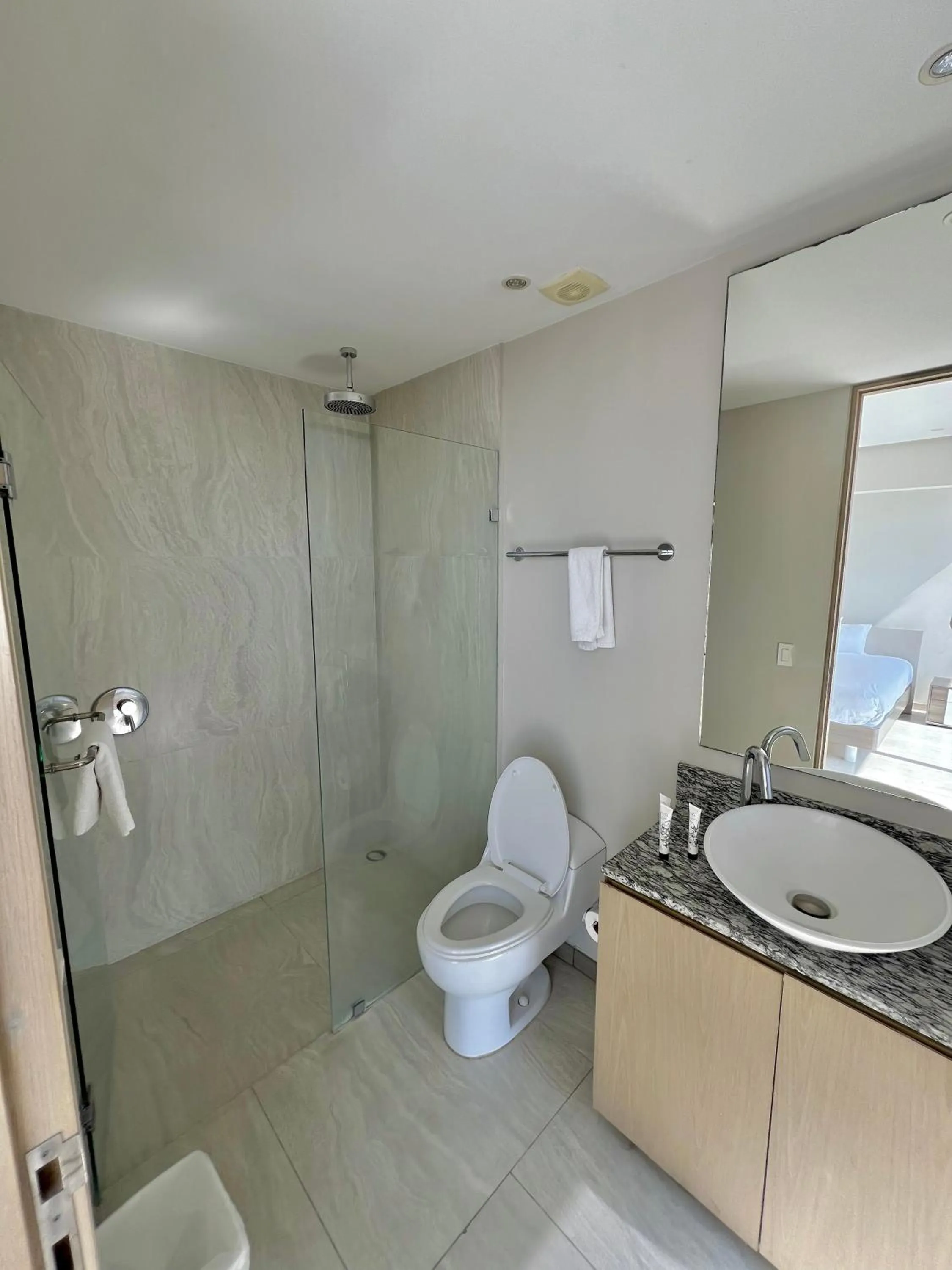 Shower in Park Life Guadalajara