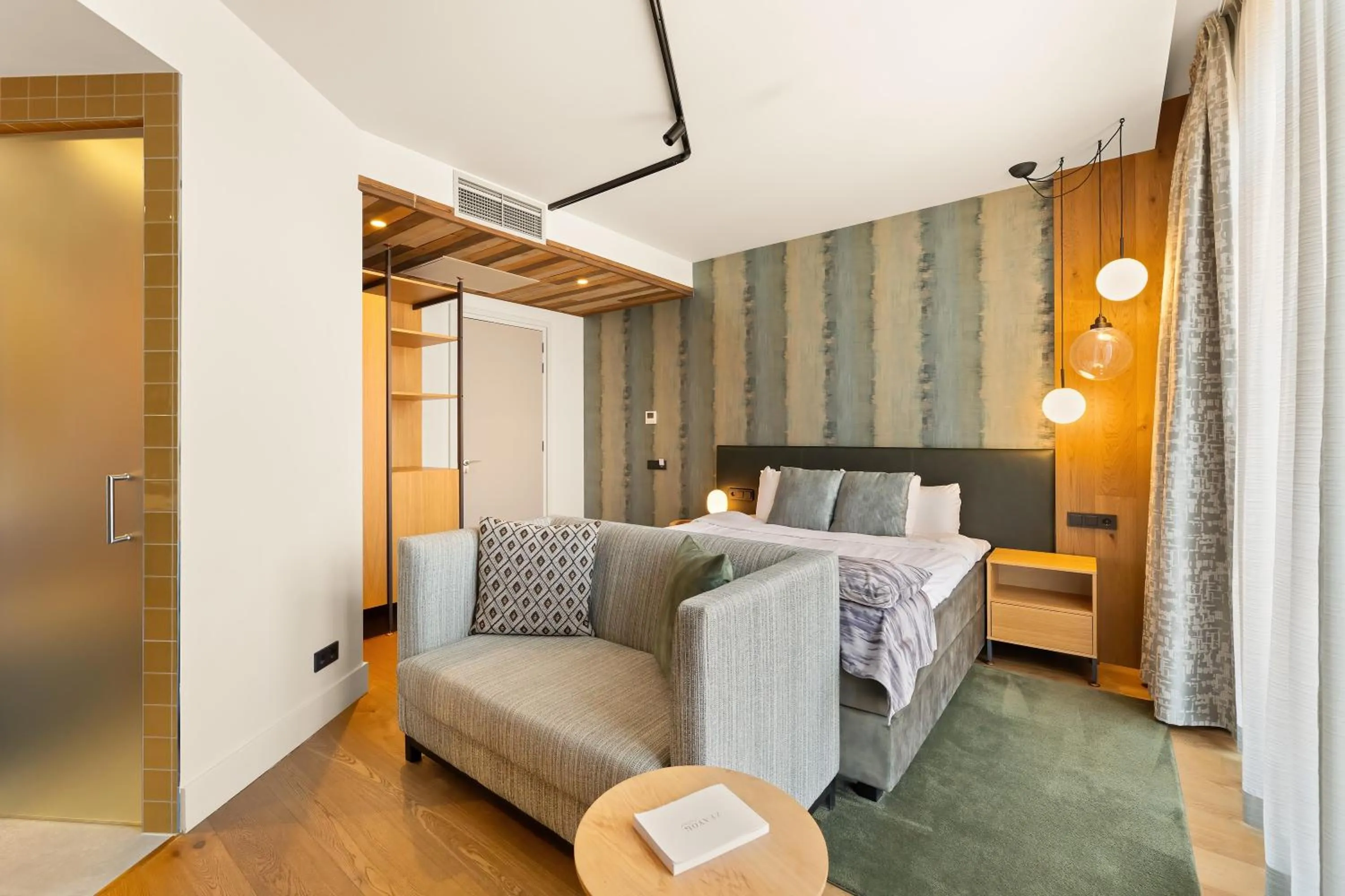 Photo of the whole room, Bed in Cityhotel Wood