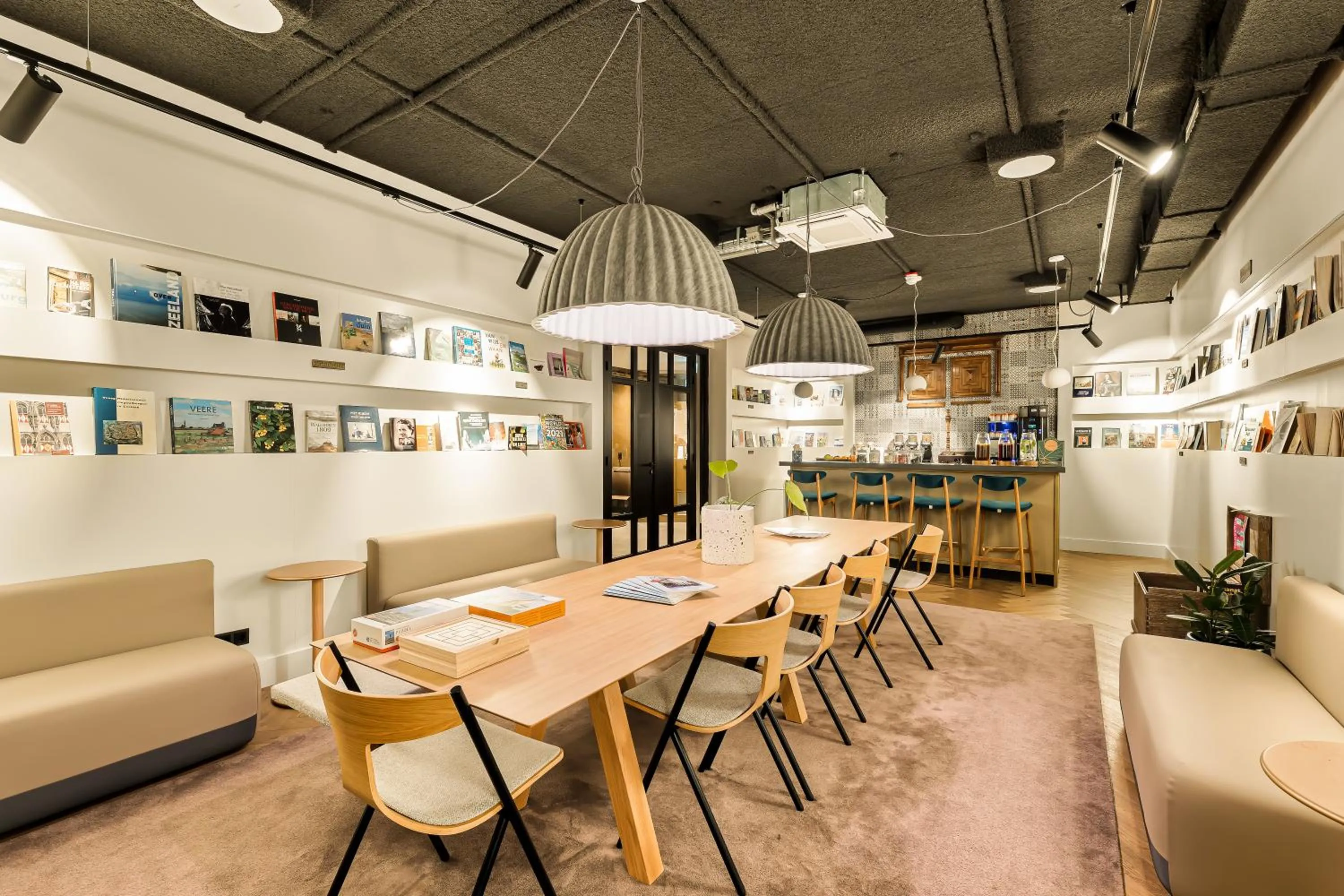 Library in Cityhotel Wood