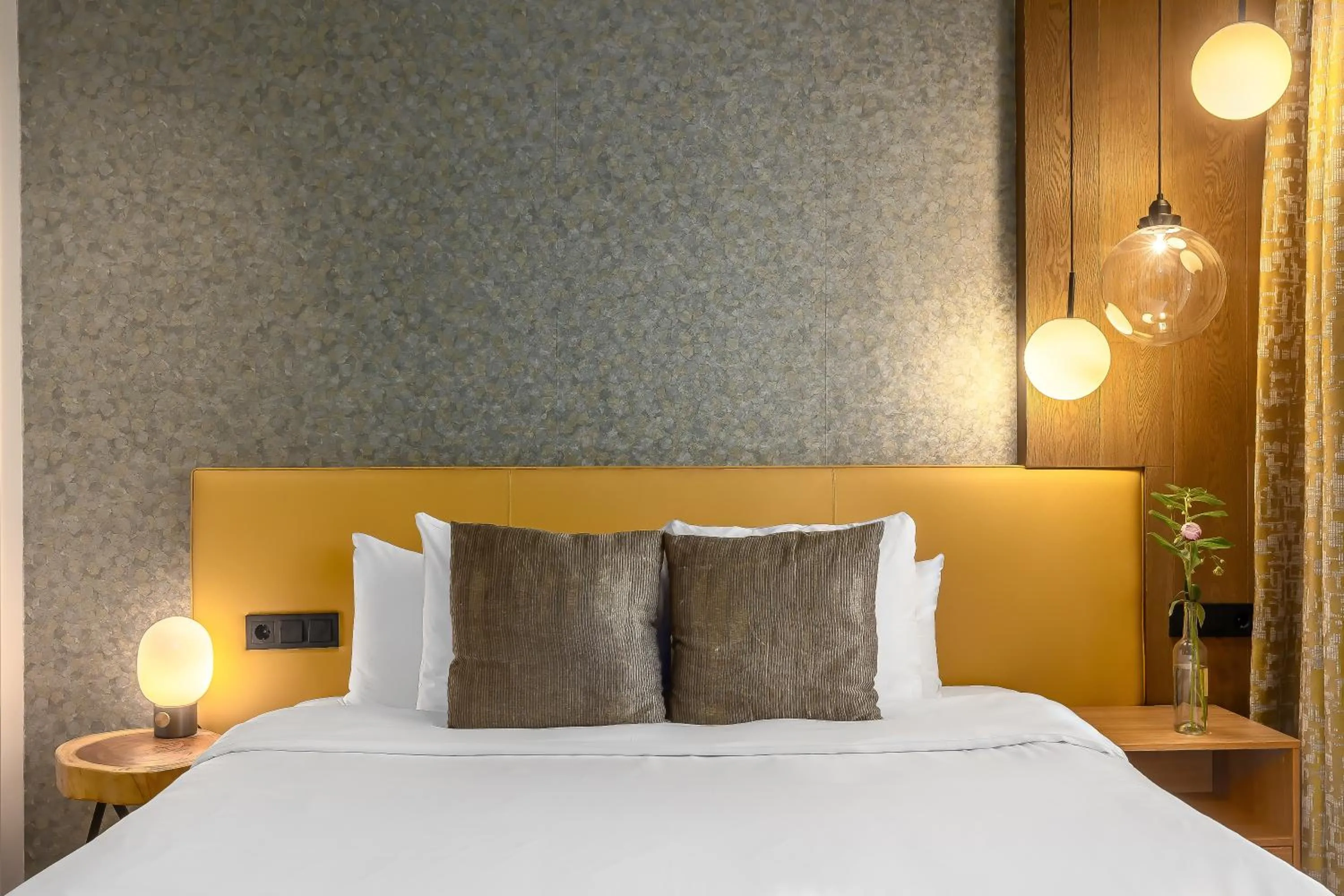 Bed in Cityhotel Wood