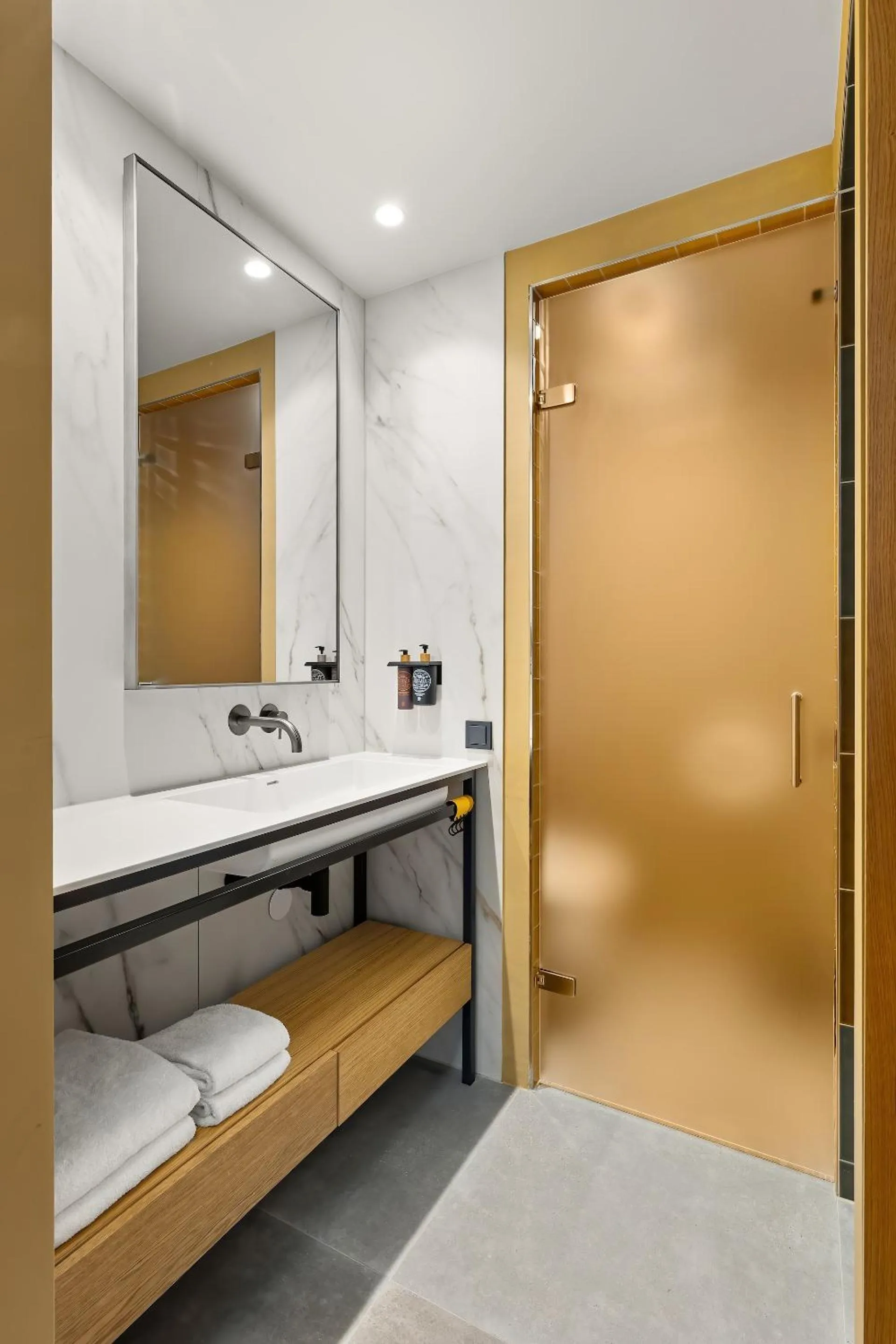 Bathroom in Cityhotel Wood