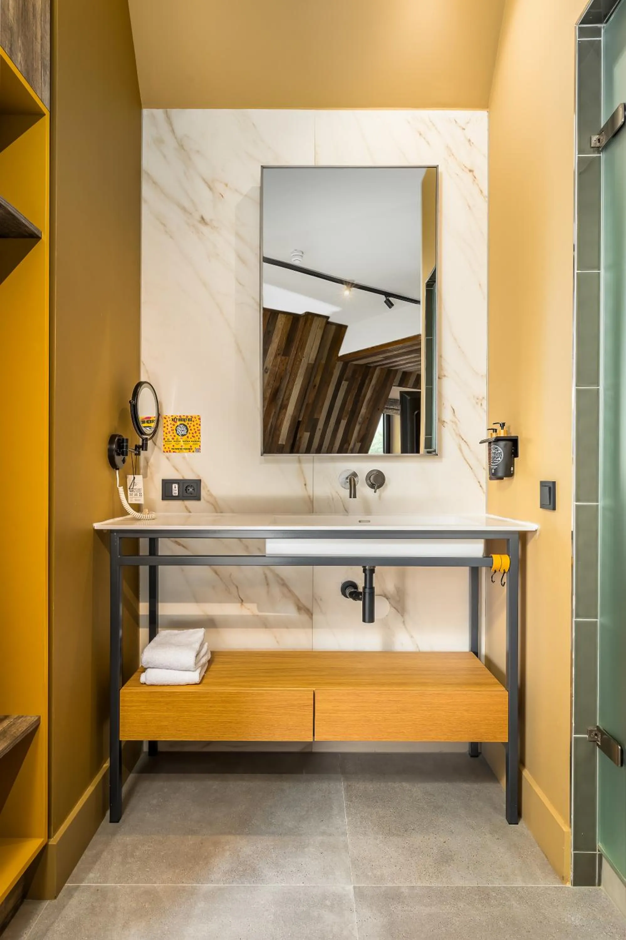 hair dresser in Cityhotel Wood