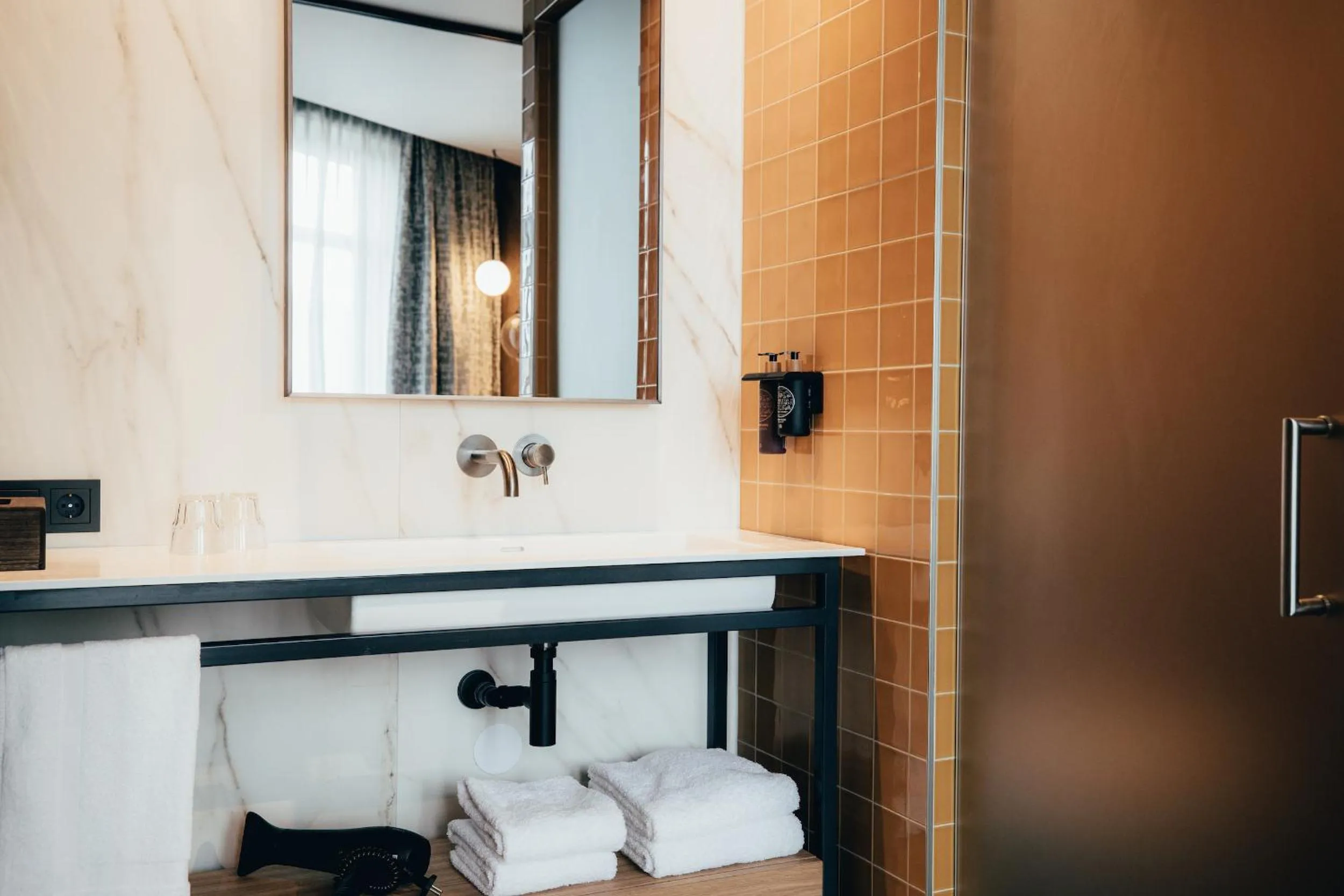 Bathroom in Cityhotel Wood