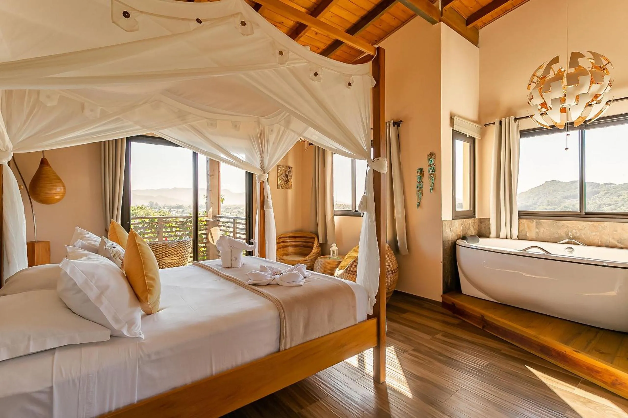 Hot Tub, Bed in Shiva Boutique Hotel - Praia do Rosa