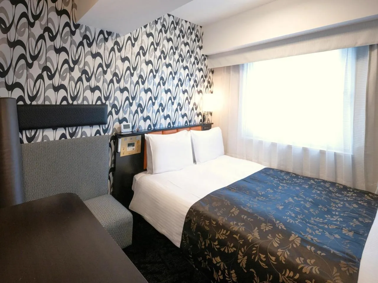 Photo of the whole room, Bed in APA Hotel Nihombashi Bakuroyokoyama Ekimae