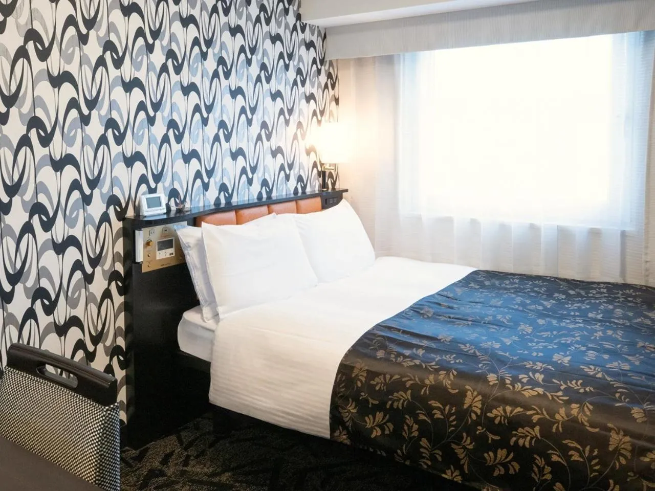 Photo of the whole room, Bed in APA Hotel Nihombashi Bakuroyokoyama Ekimae