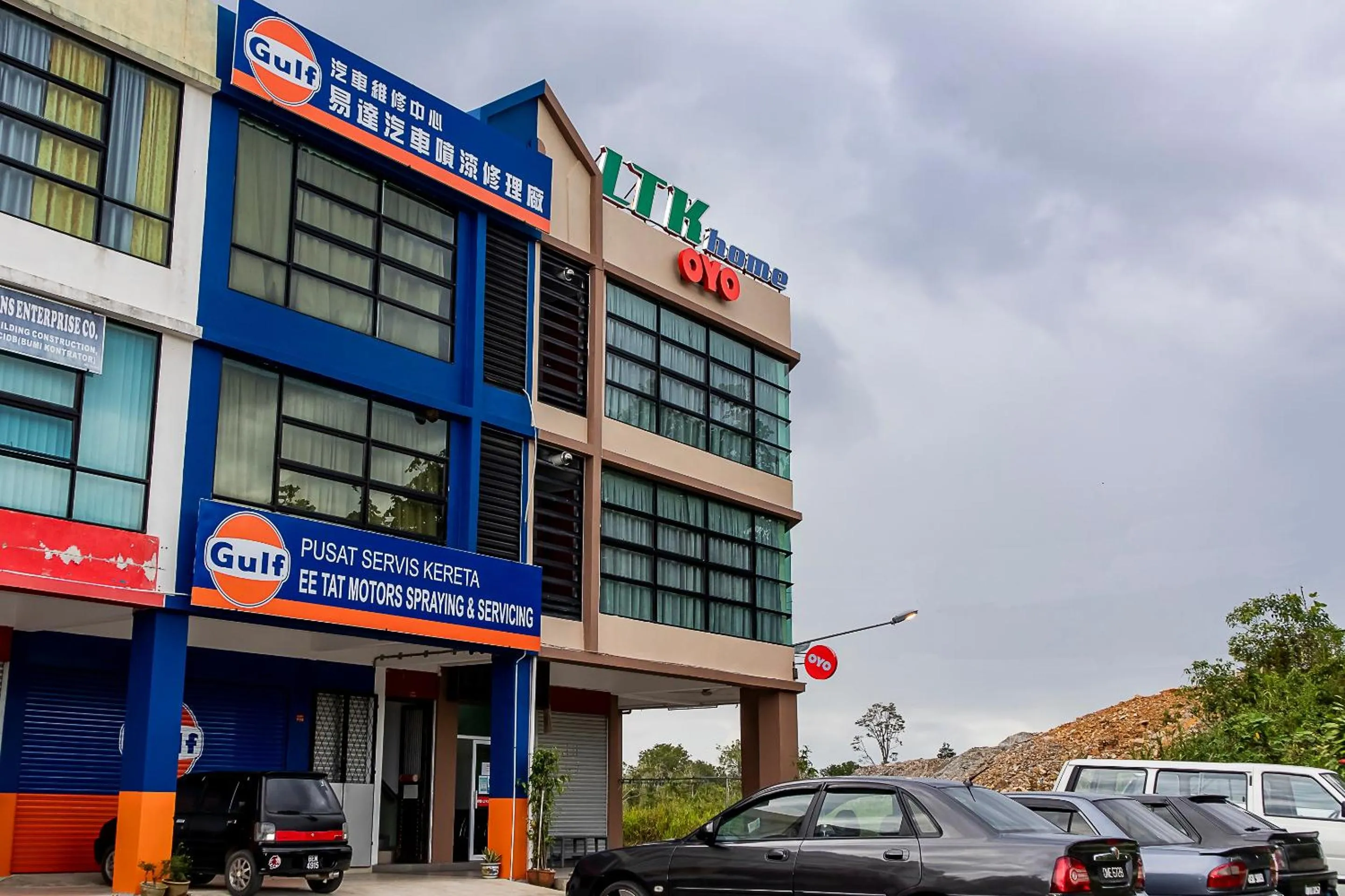 Facade/entrance in Hotel O Ltk Home