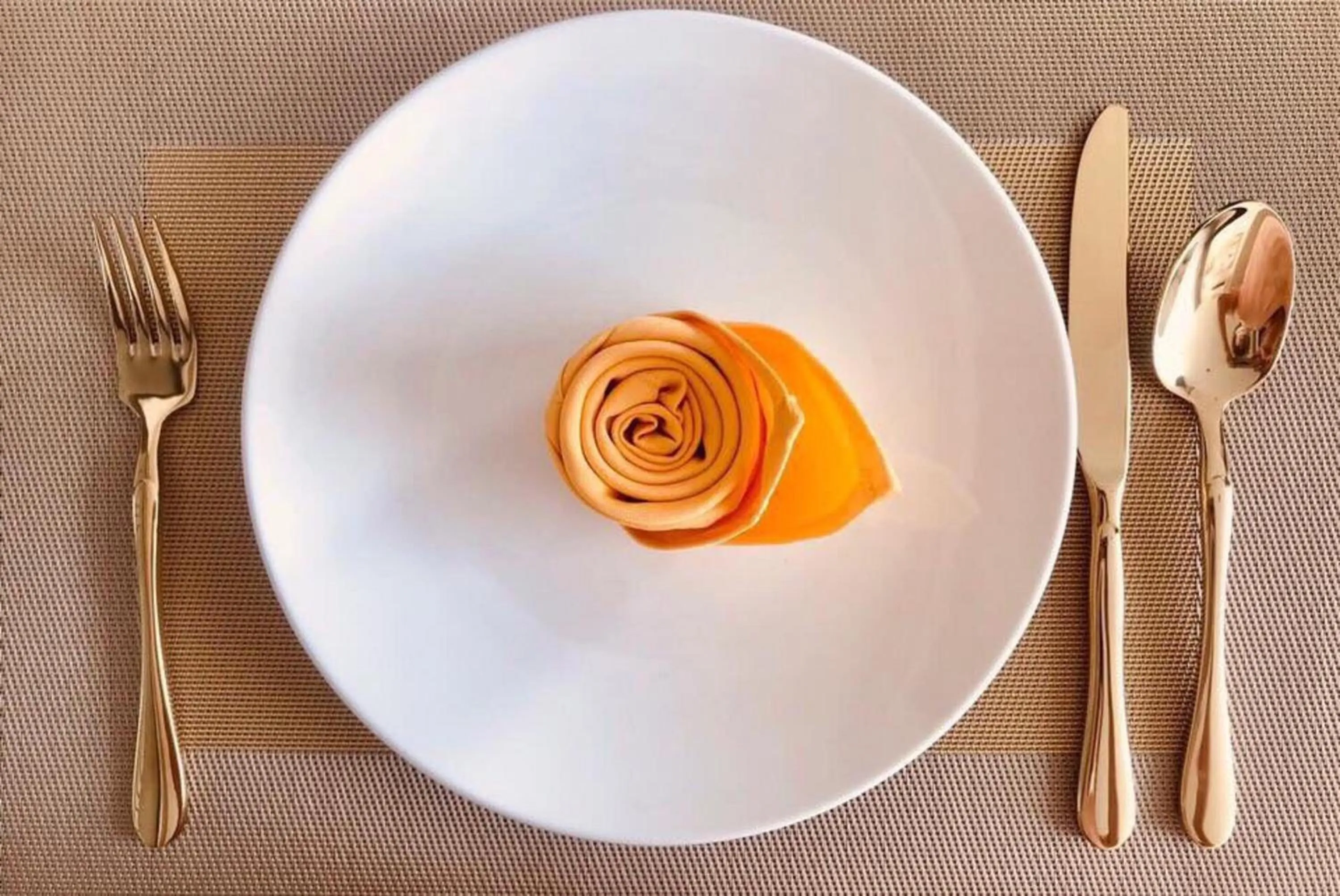 Dining area in Cali hotel books Da Nang