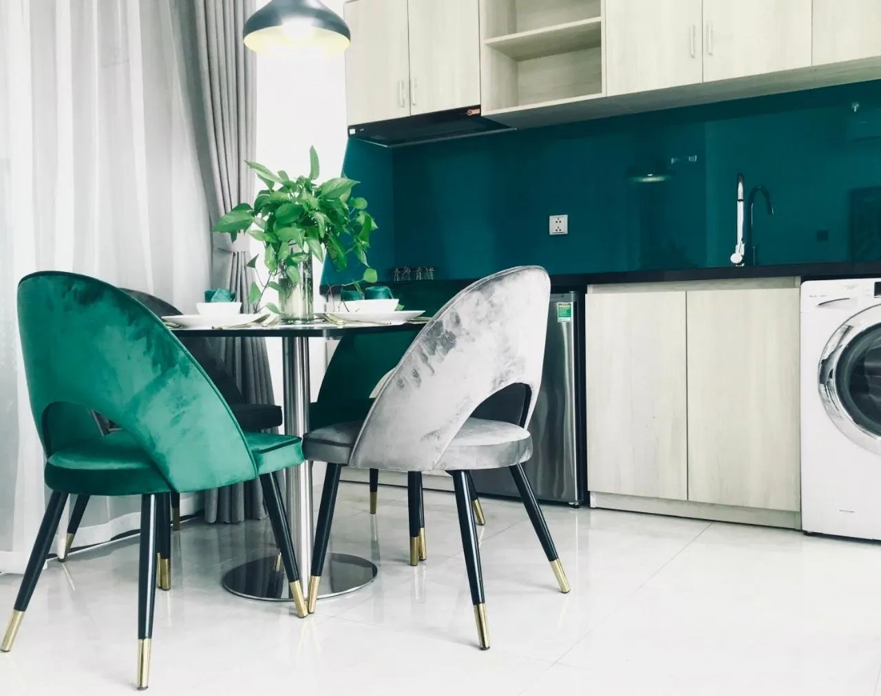 Kitchen or kitchenette in Cali hotel books Da Nang