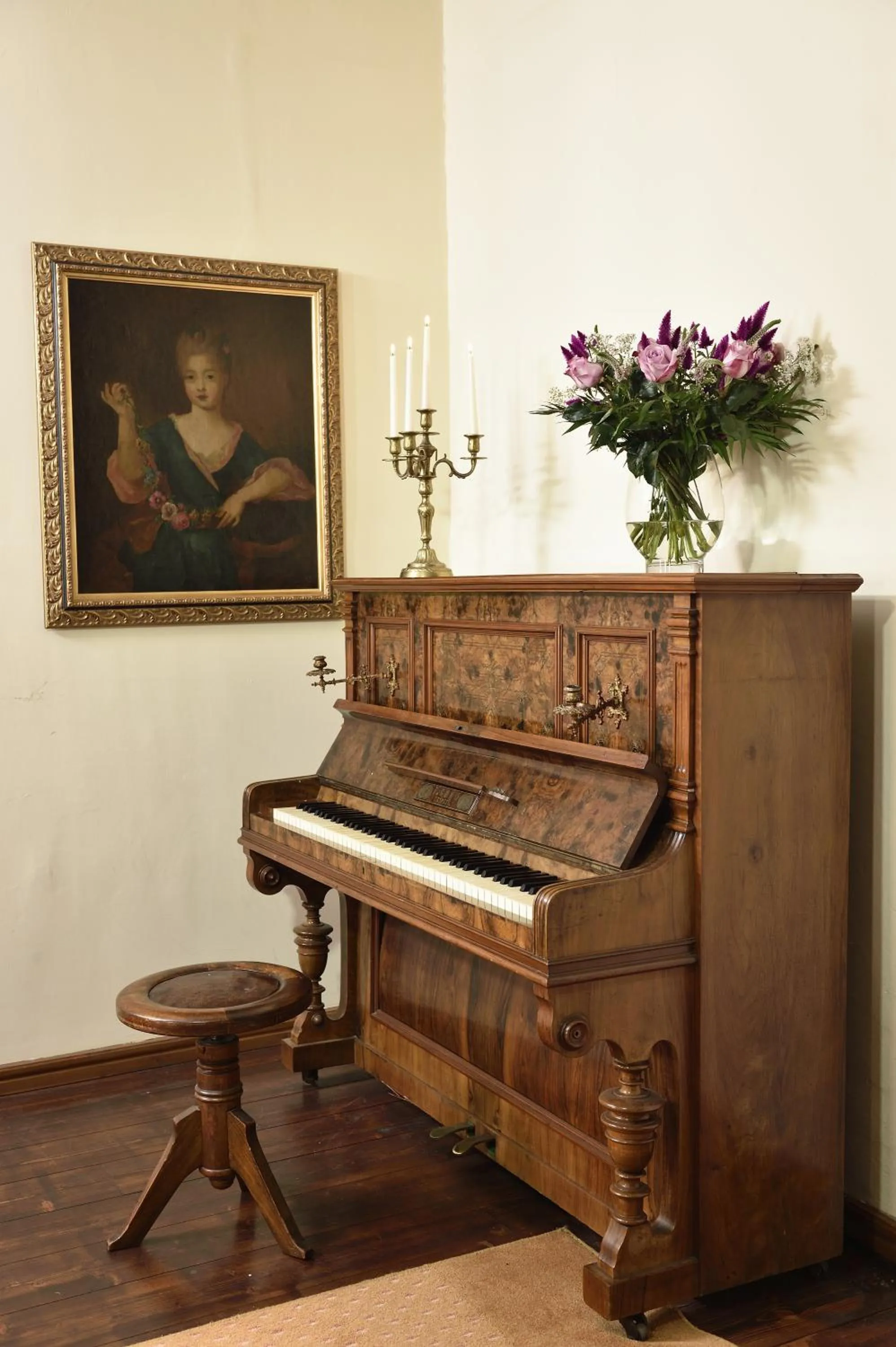 Communal lounge/ TV room in Hotel Graf von Mansfeld