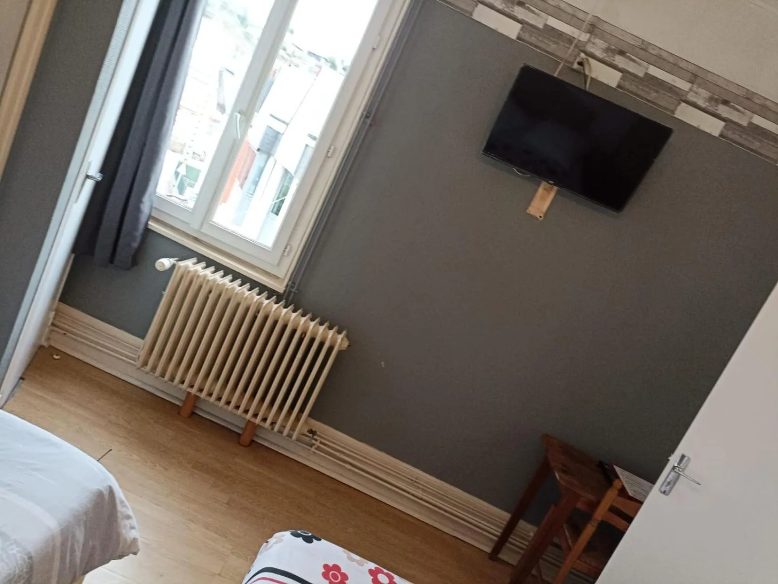 TV/Entertainment Center in Le fecamps