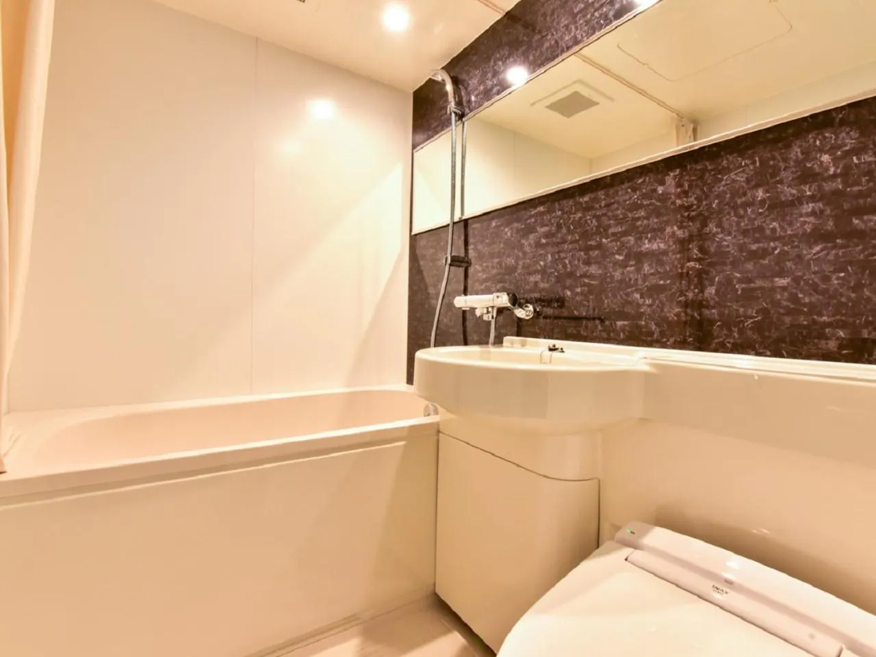 Toilet in HOTEL LiVEMAX Hakata Nakasu