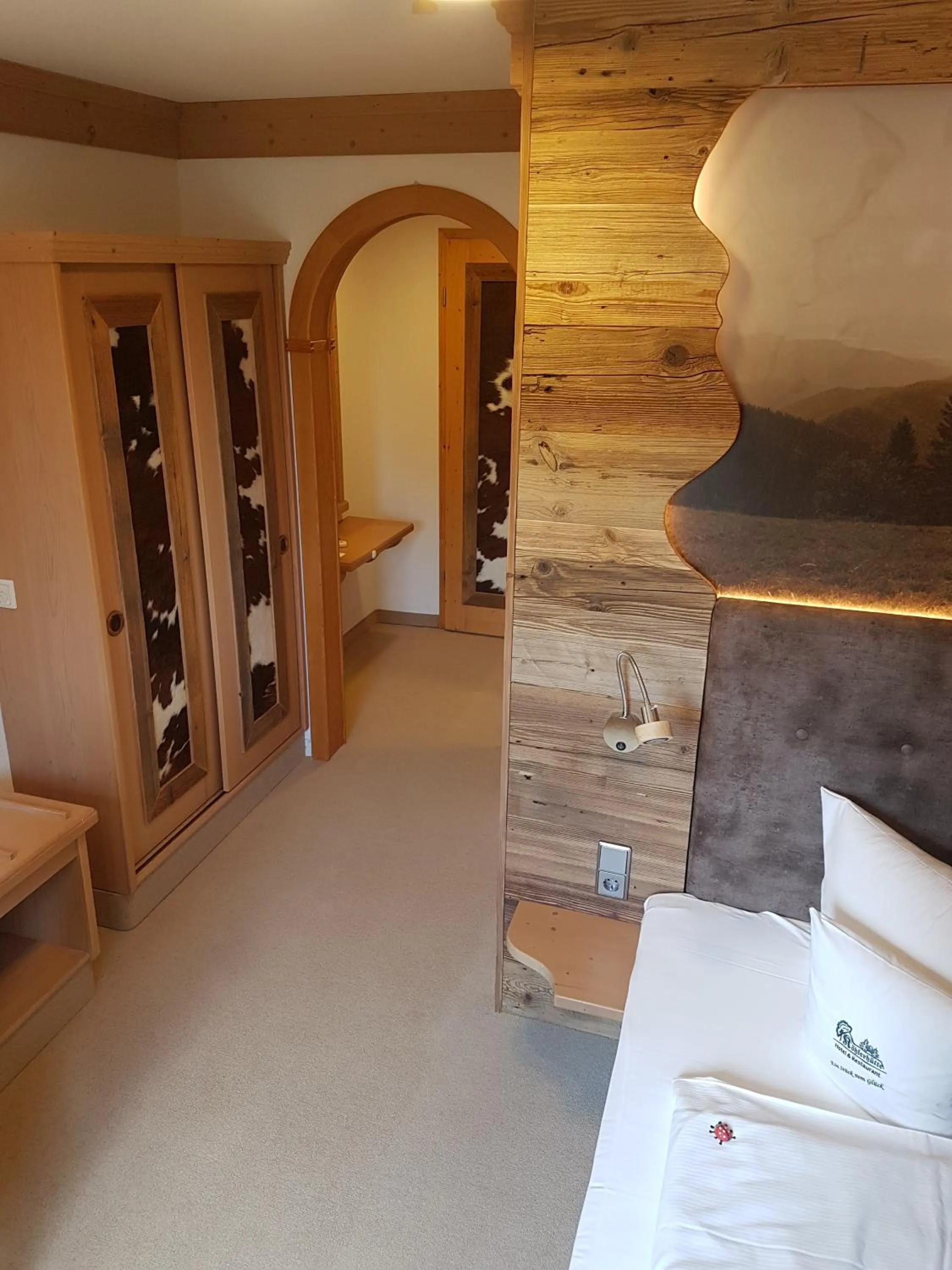 Decorative detail, Bed in Hotel und Restaurant Köhlerhütte - Fürstenbrunn