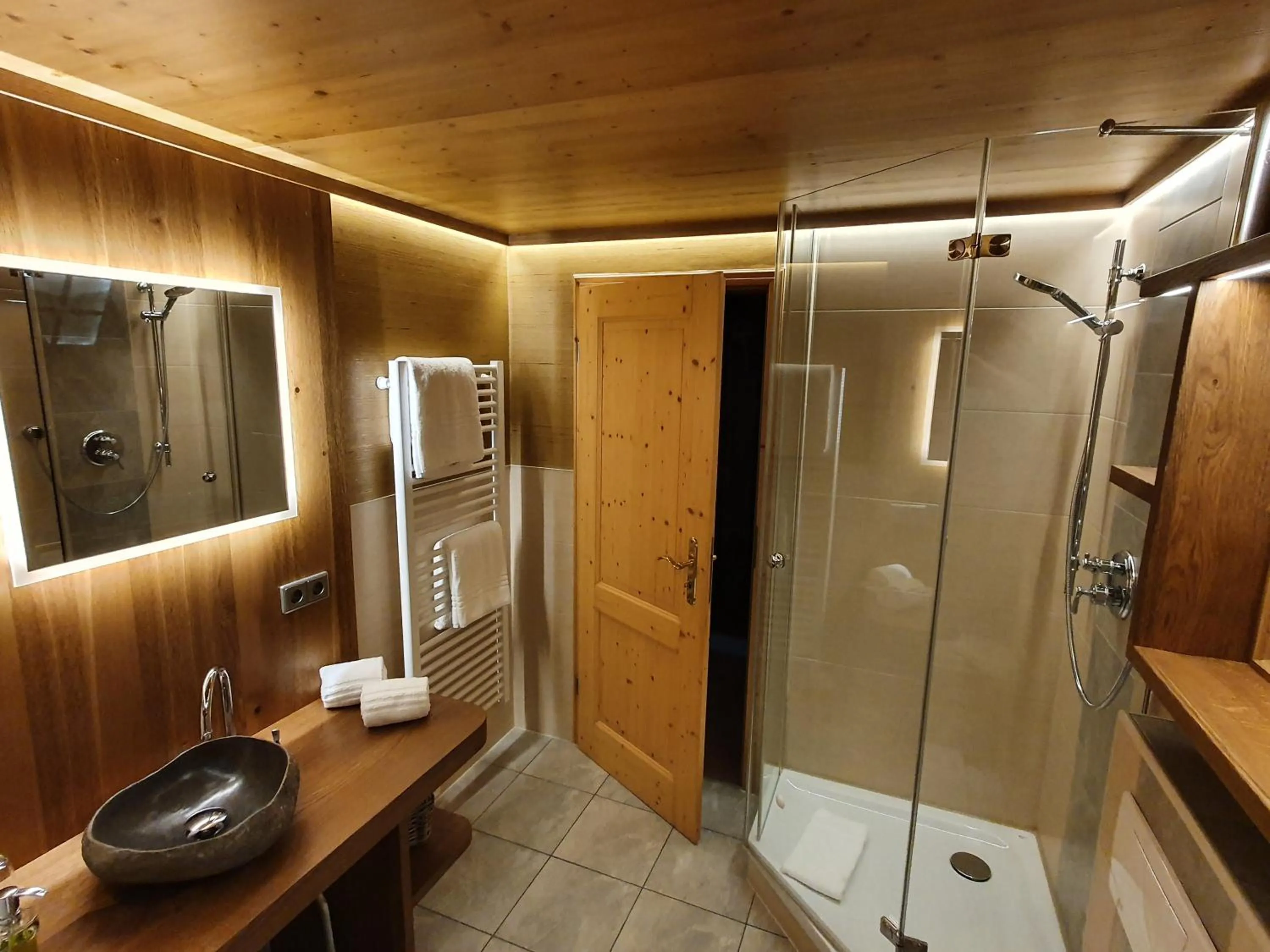 Shower in Hotel und Restaurant Köhlerhütte - Fürstenbrunn