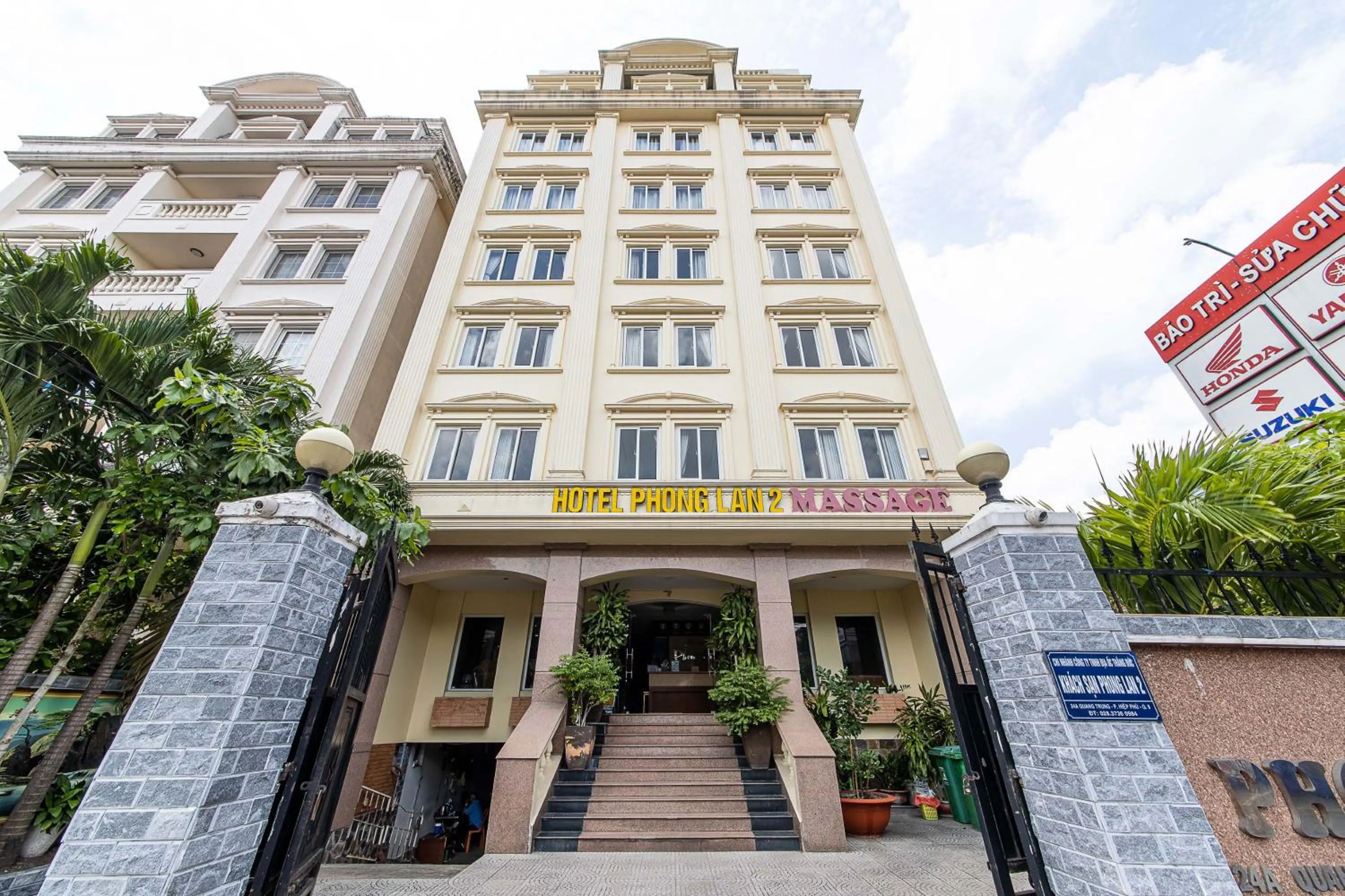 Property building in Phong Lan 2 Hotel