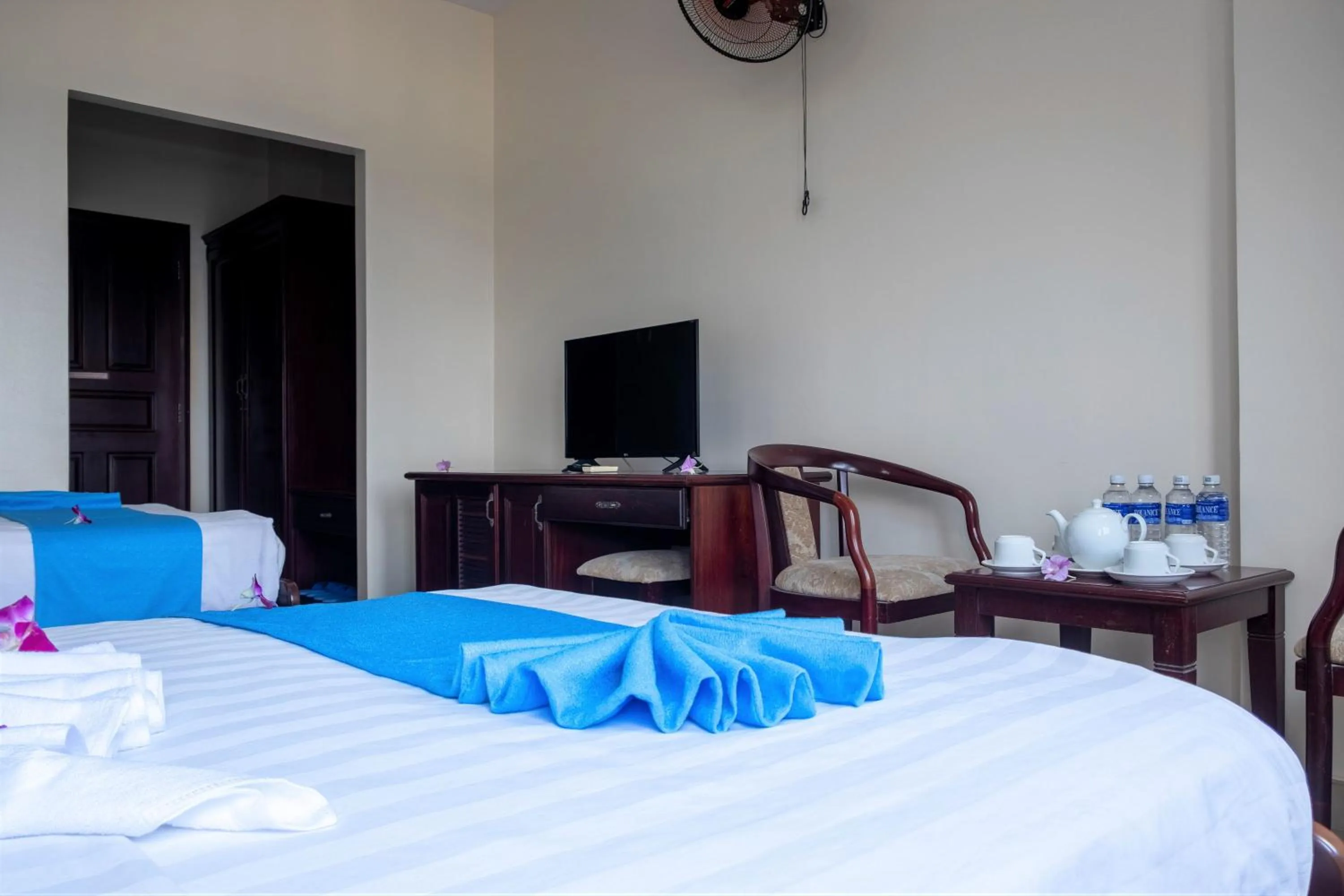 Bedroom, Bed in Phong Lan 2 Hotel