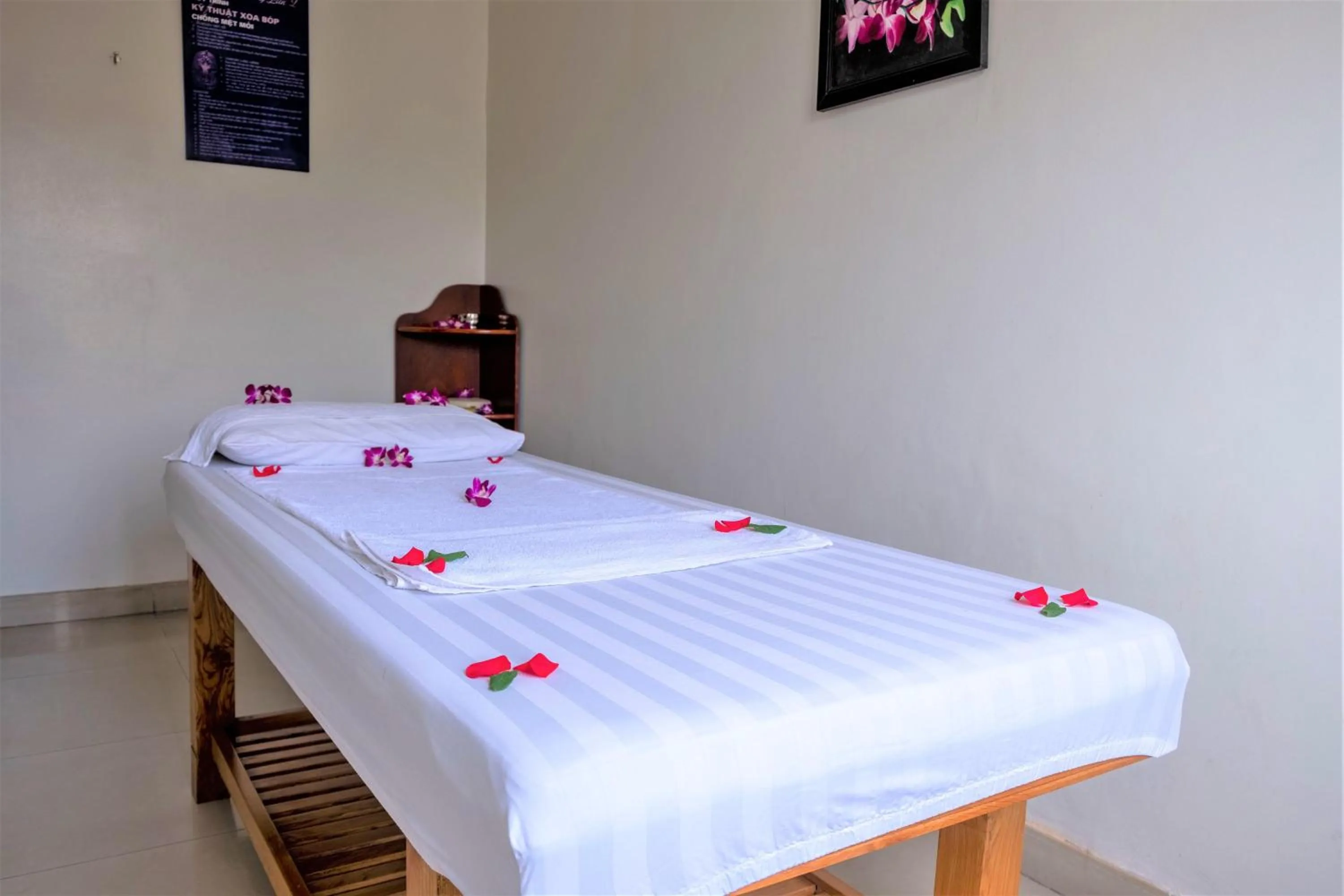 Massage, Bed in Phong Lan 2 Hotel