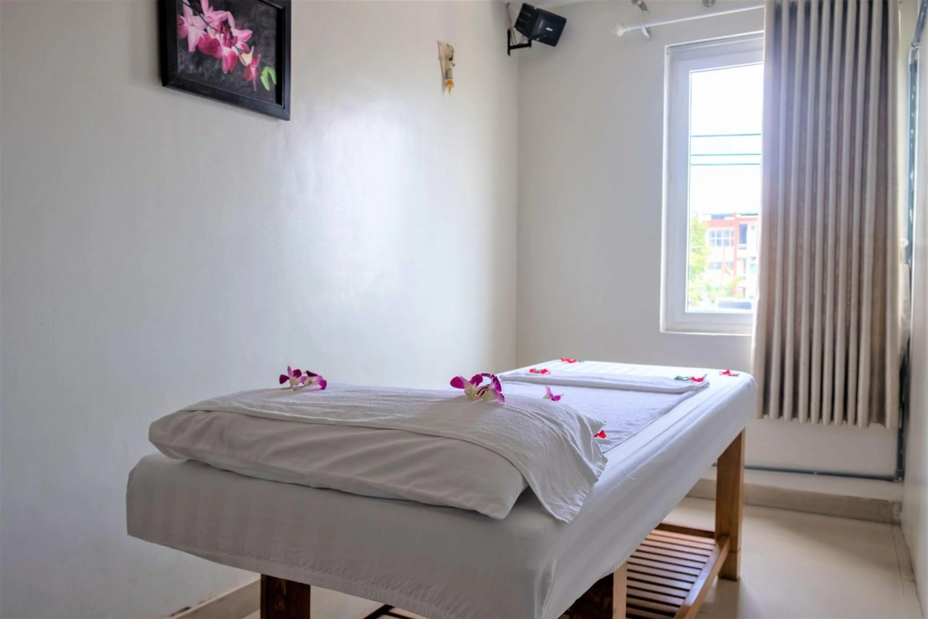 Massage, Bed in Phong Lan 2 Hotel