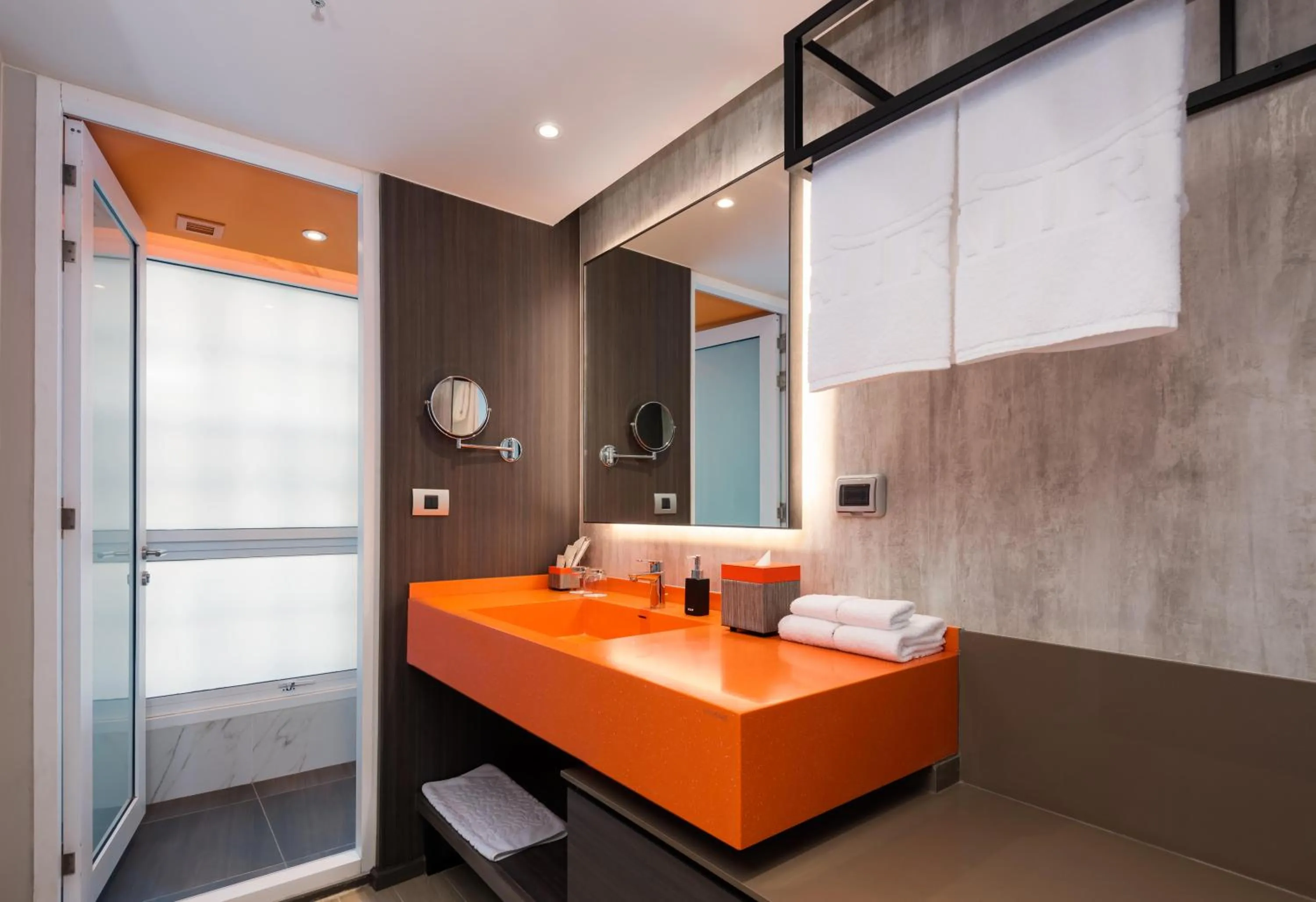 Shower in Maitria Hotel Rama 9 Bangkok - A Chatrium Collection