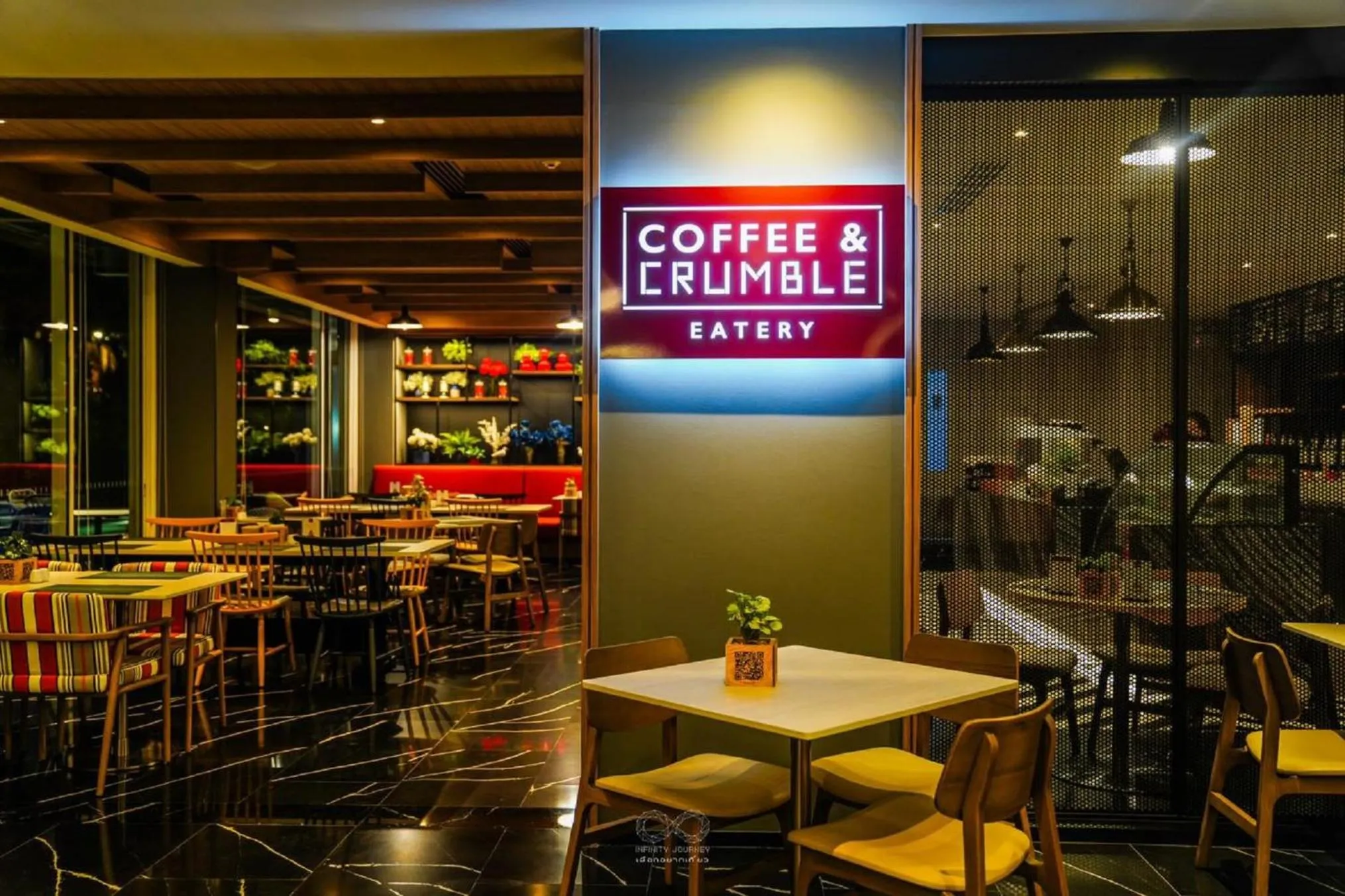 Restaurant/places to eat in Maitria Hotel Rama 9 Bangkok - A Chatrium Collection