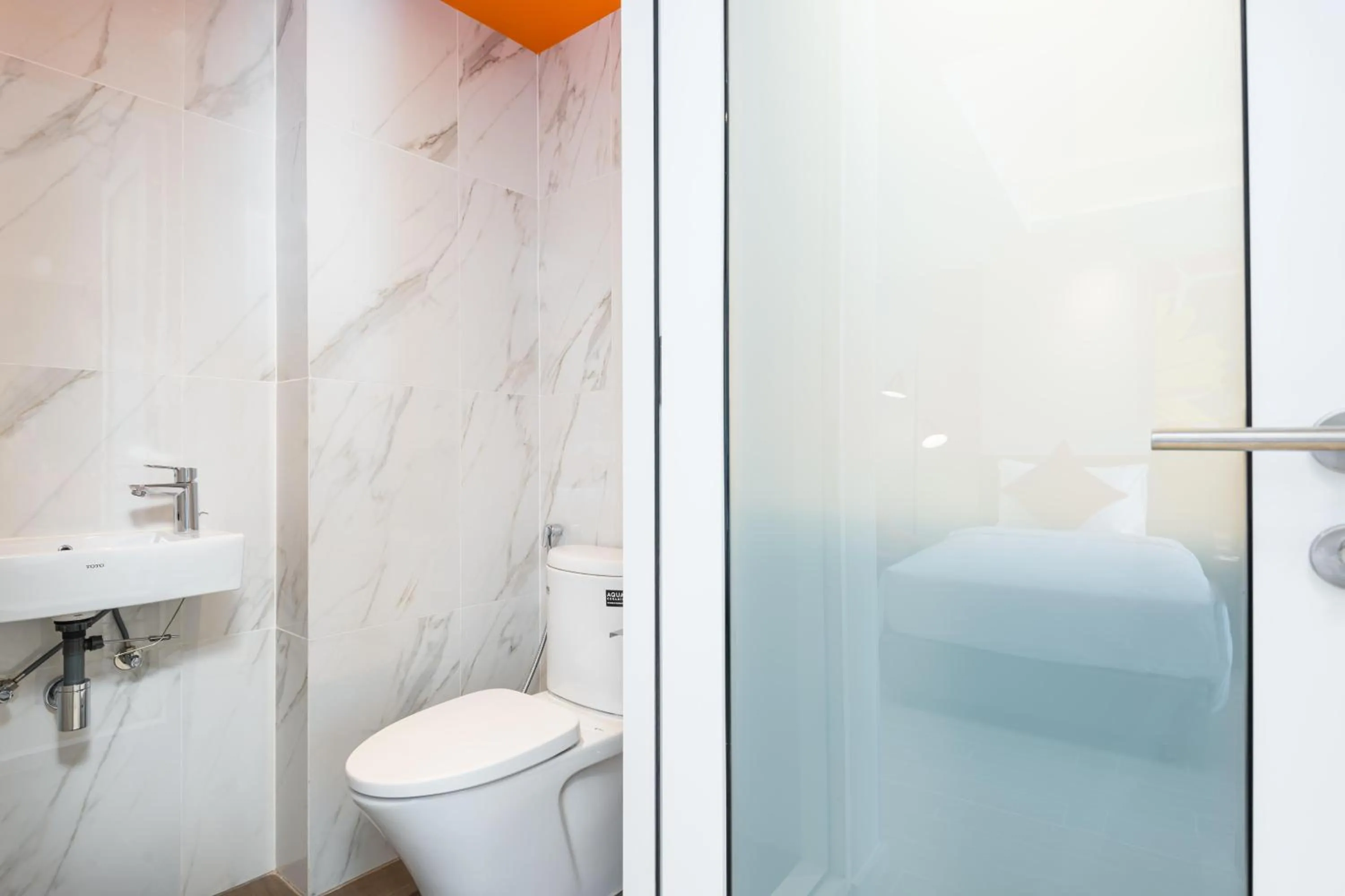 Shower in Maitria Hotel Rama 9 Bangkok - A Chatrium Collection