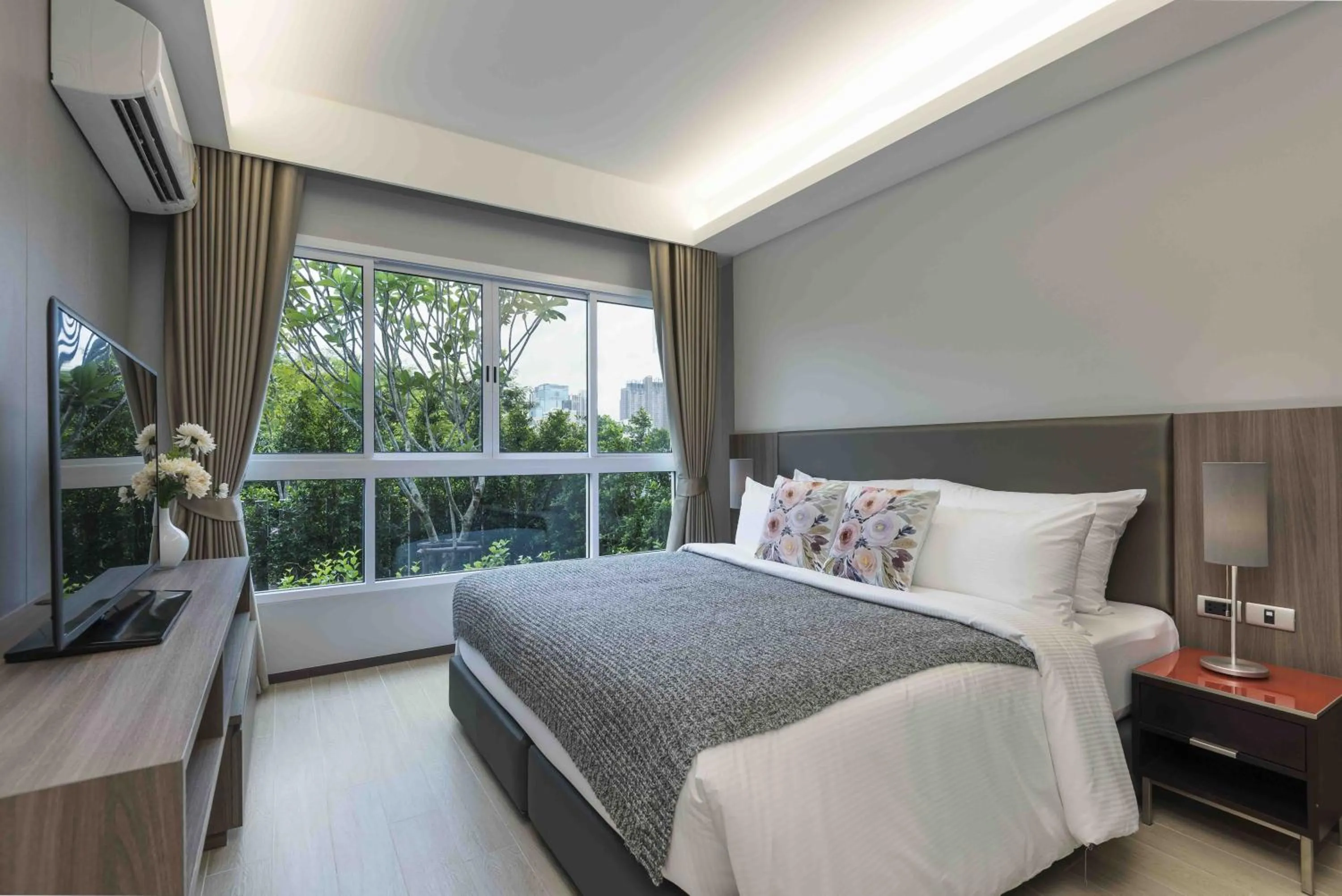 Bedroom, Bed in Maitria Hotel Rama 9 Bangkok - A Chatrium Collection