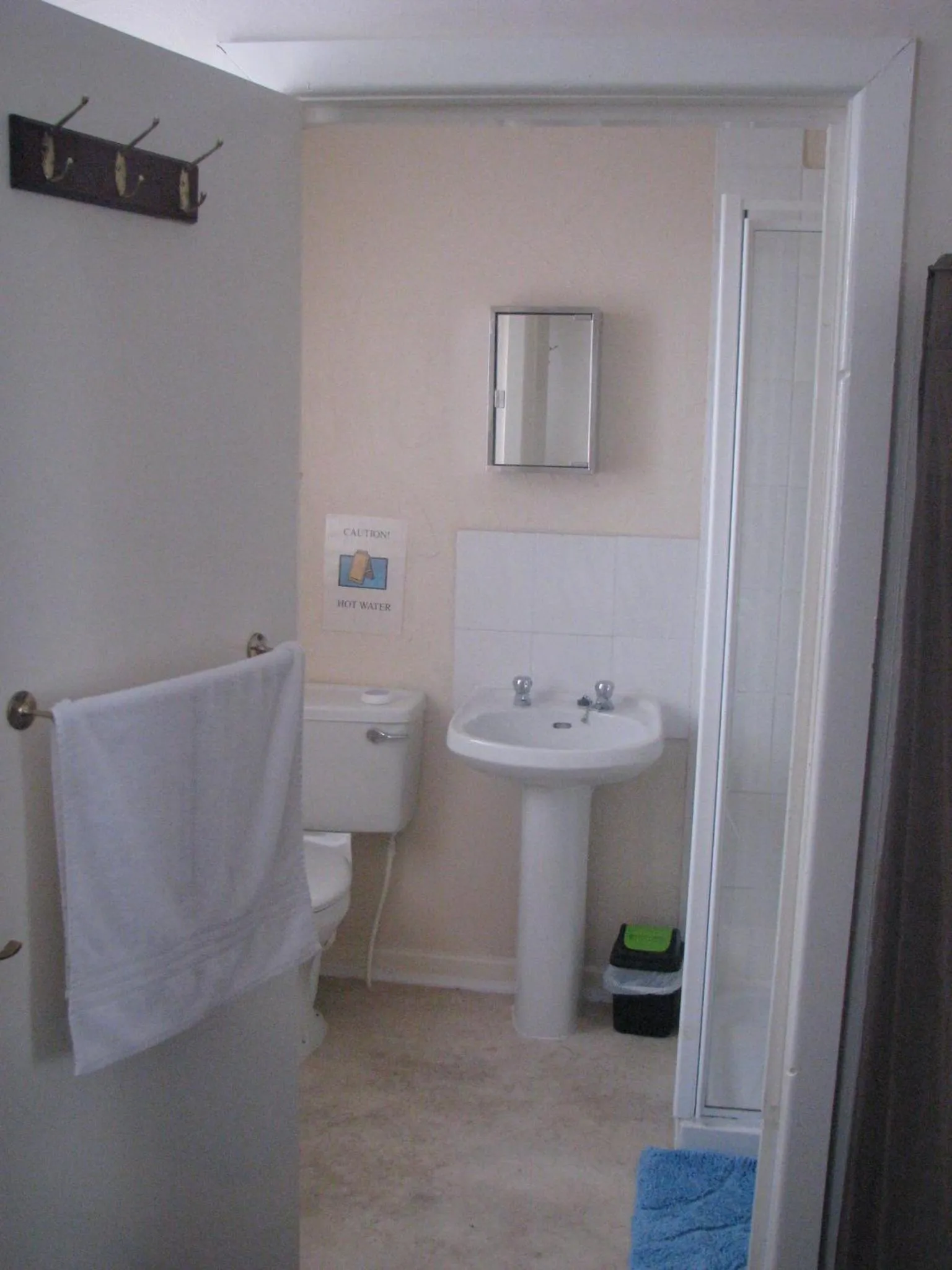 Toilet in MyRoomz New Discovery Hotel