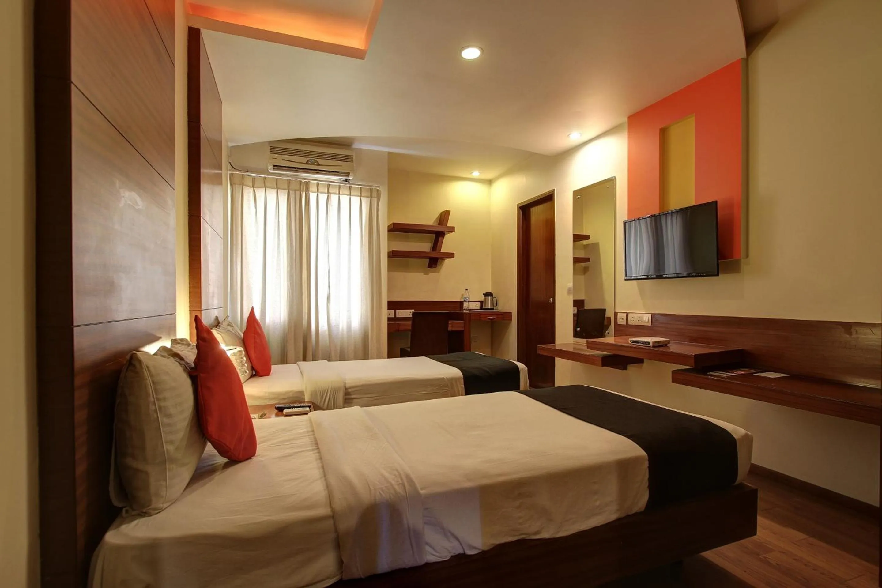 Facade/entrance, Bed in Collection O Sri Sai Palace