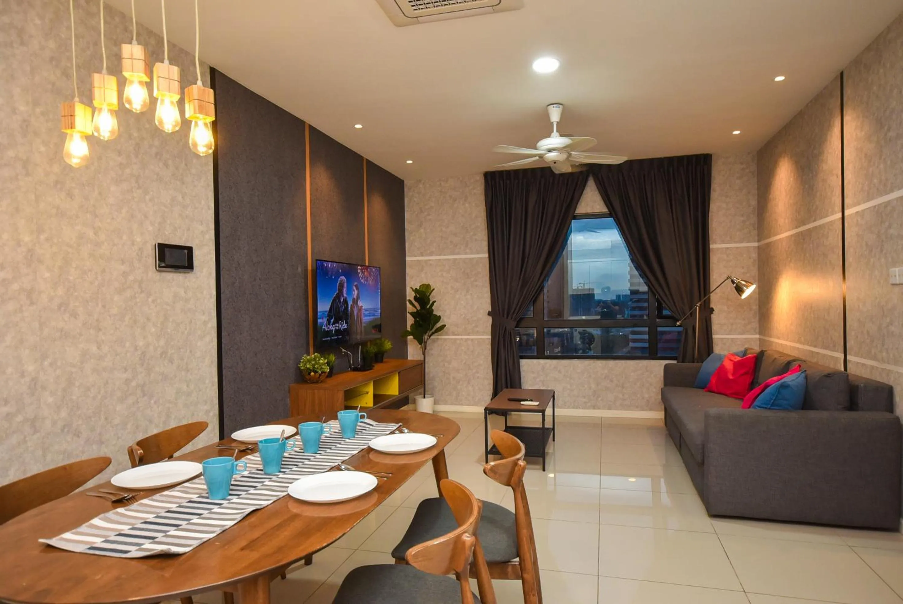 Dining area in Suasana Residence by Nest Home