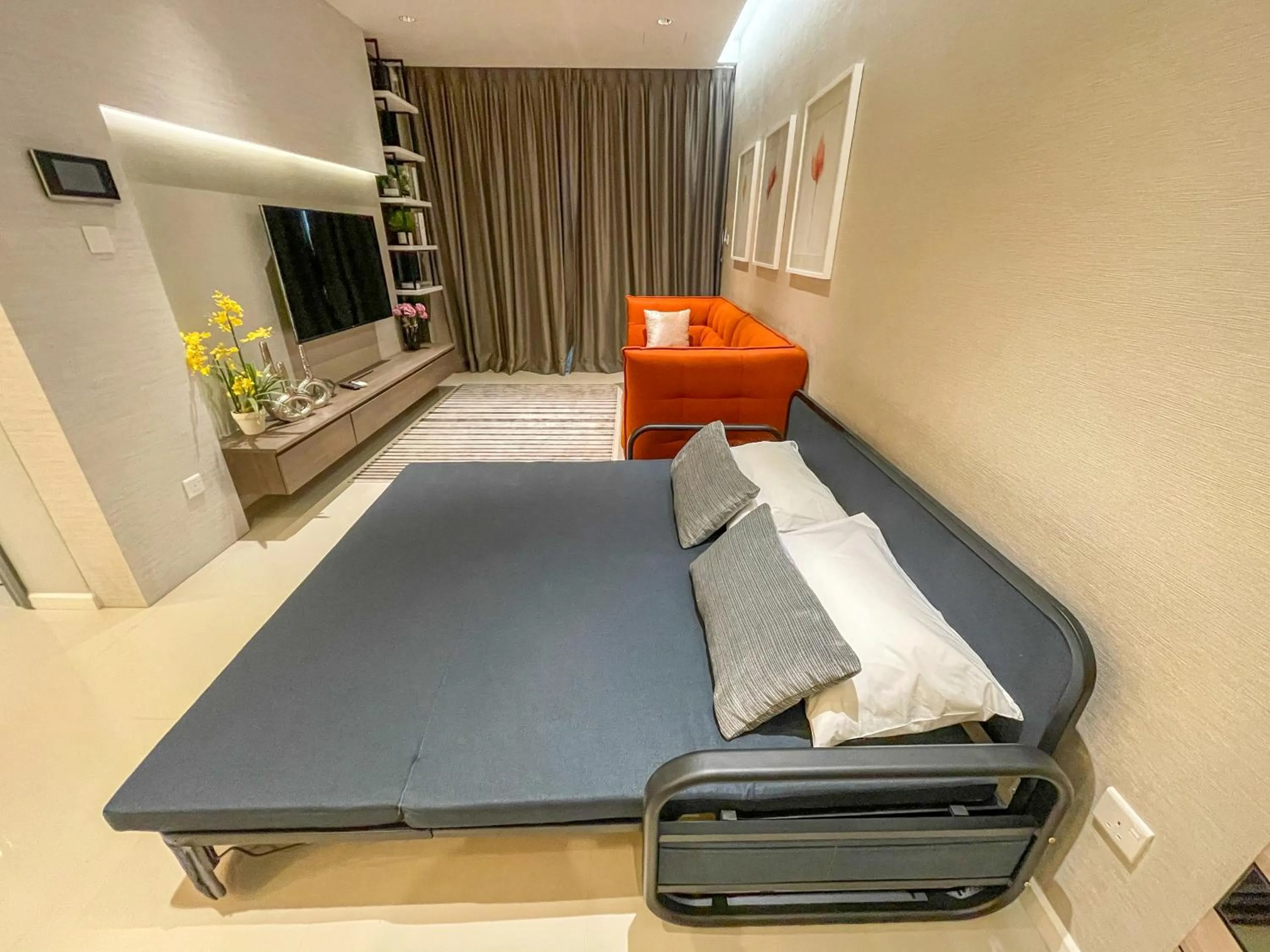 Living room, Bed in Suasana Residence by Nest Home