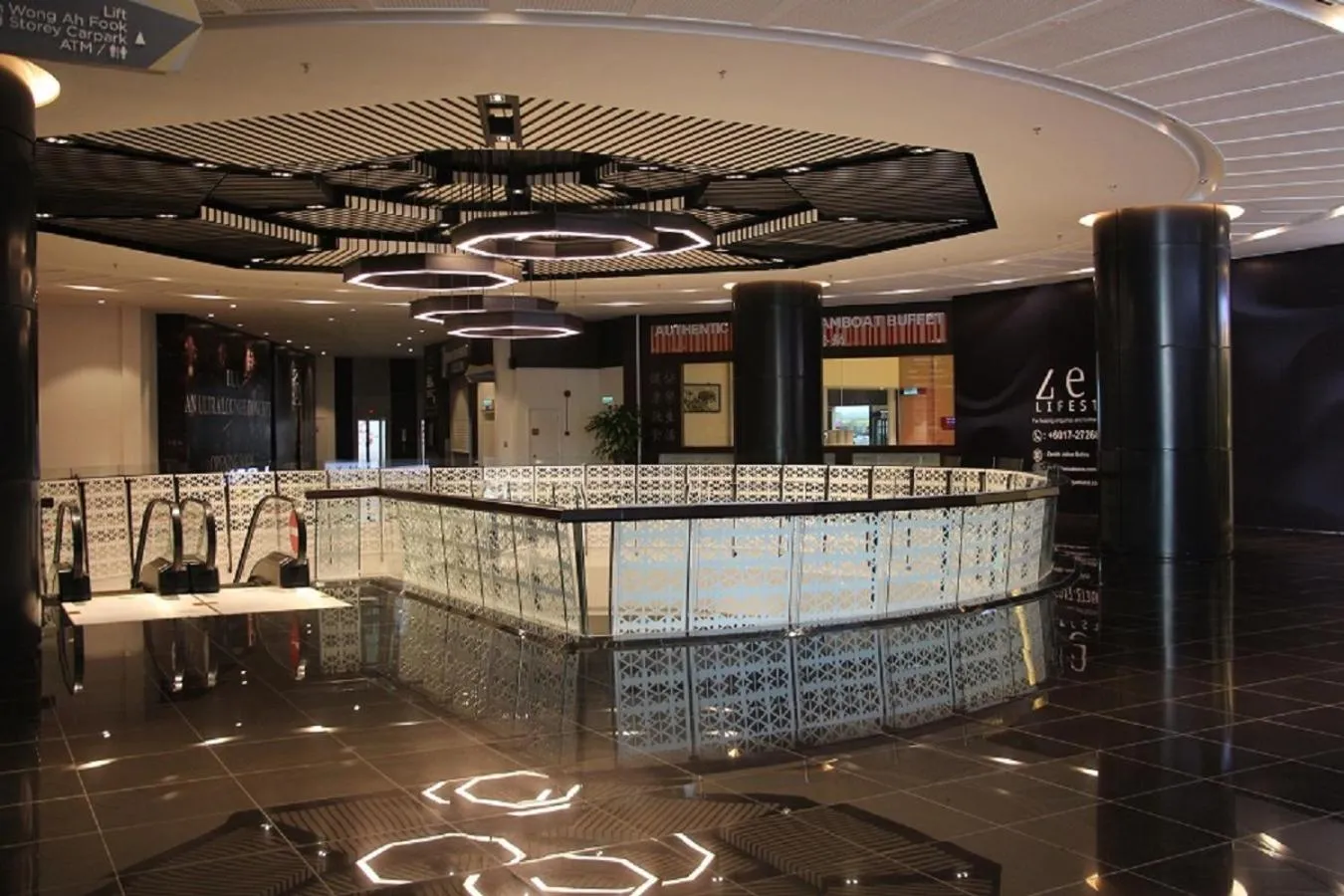 Restaurant/places to eat in Suasana Residence by Nest Home