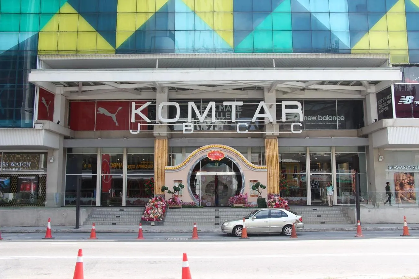 Shopping Area in Suasana Residence by Nest Home