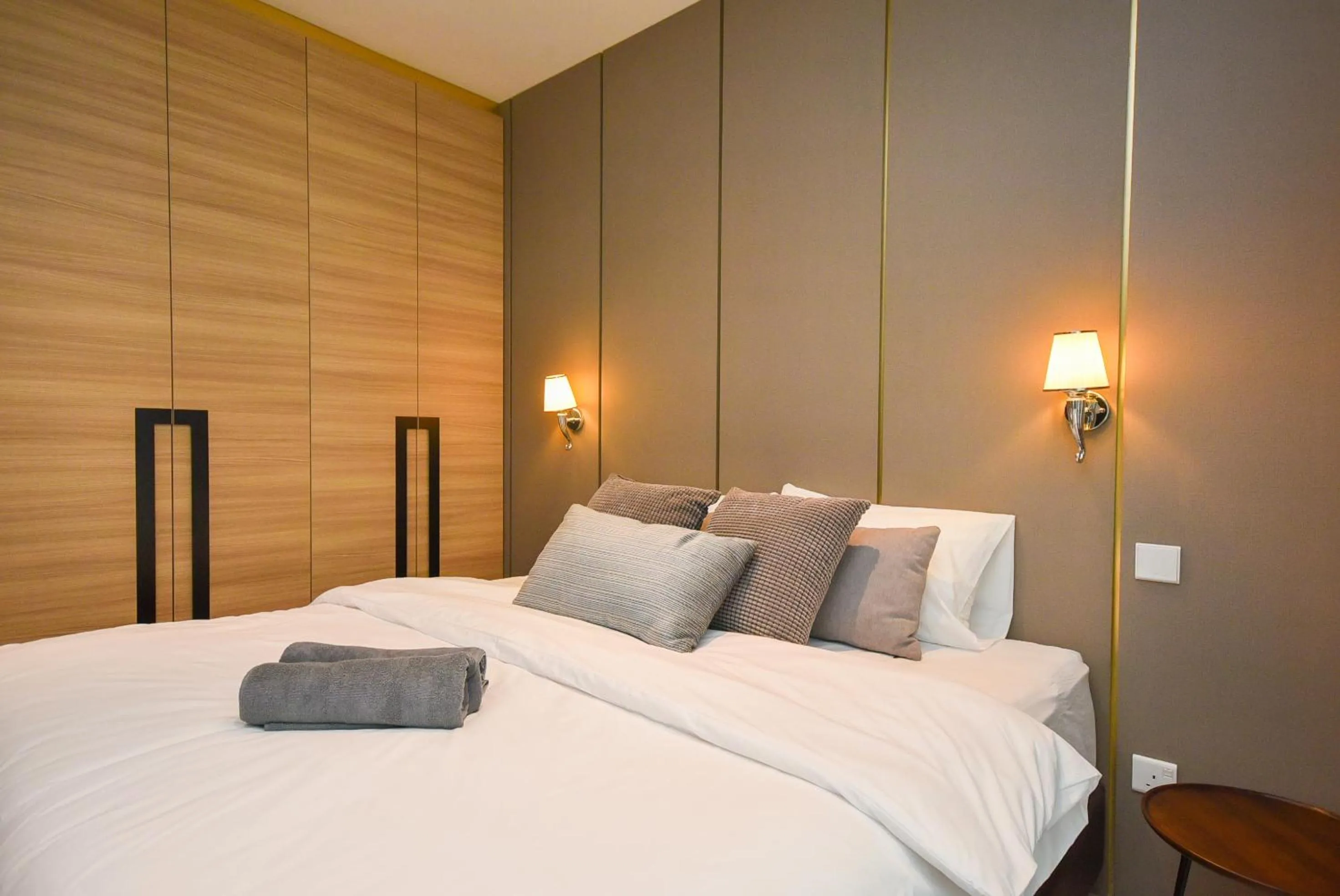 Bedroom, Bed in Suasana Residence by Nest Home