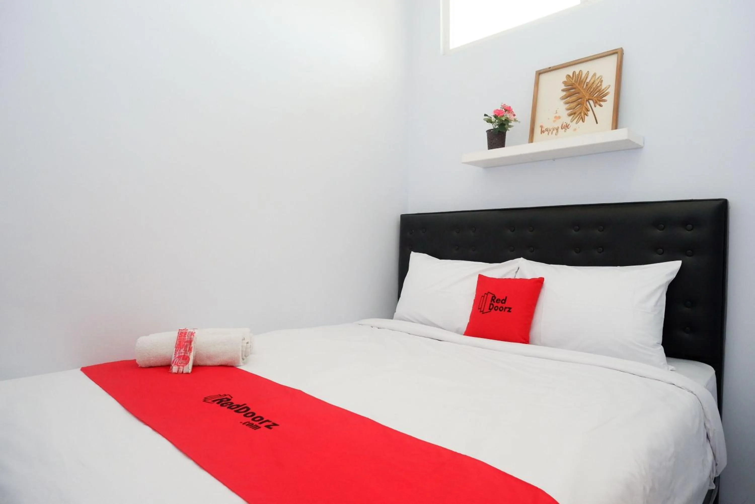 Bedroom, Bed in RedDoorz near Bandara Ahmad Yani Semarang