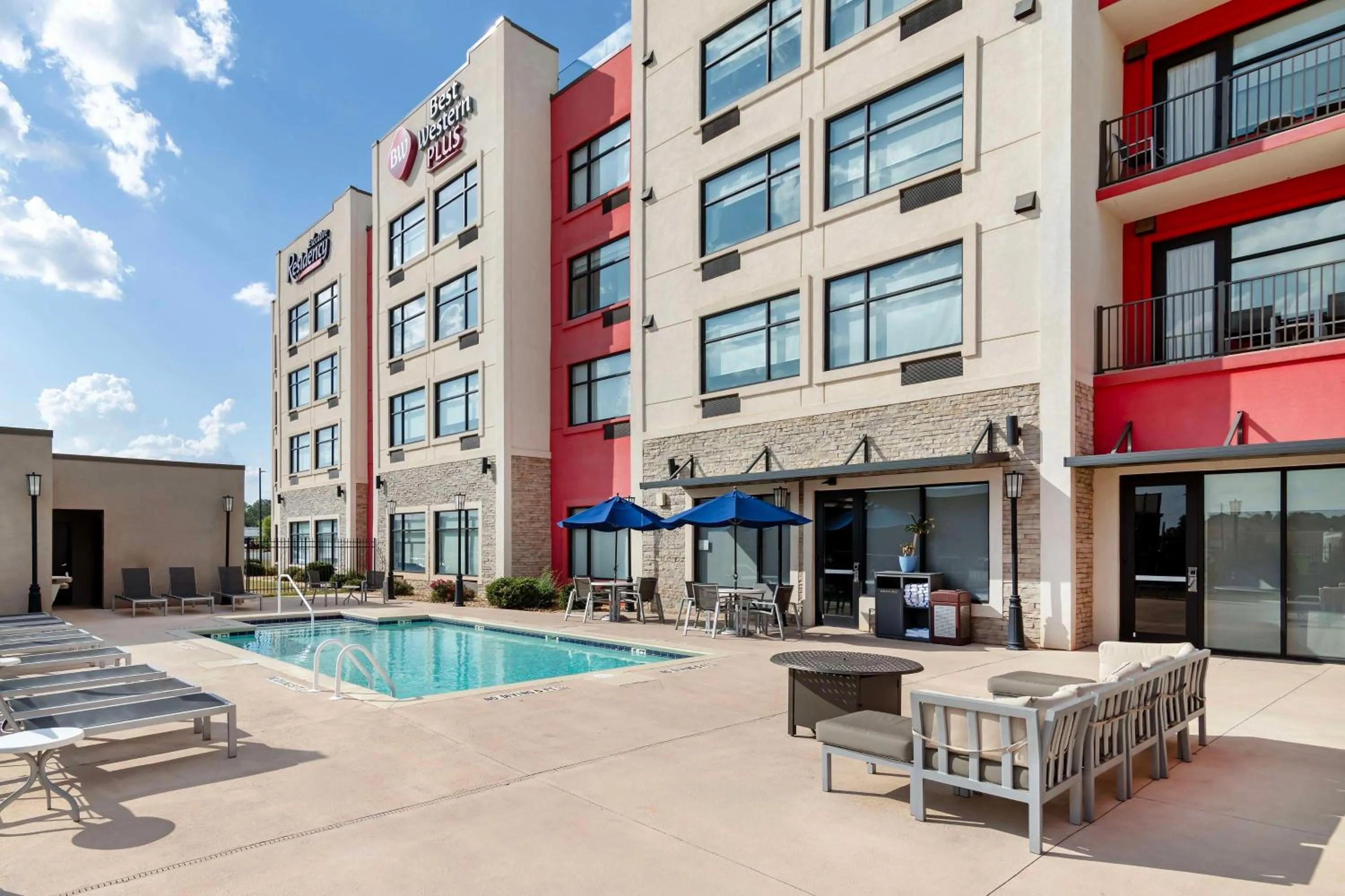 Pool view in Best Western Plus Executive Residency Rigby's Water World Hotel