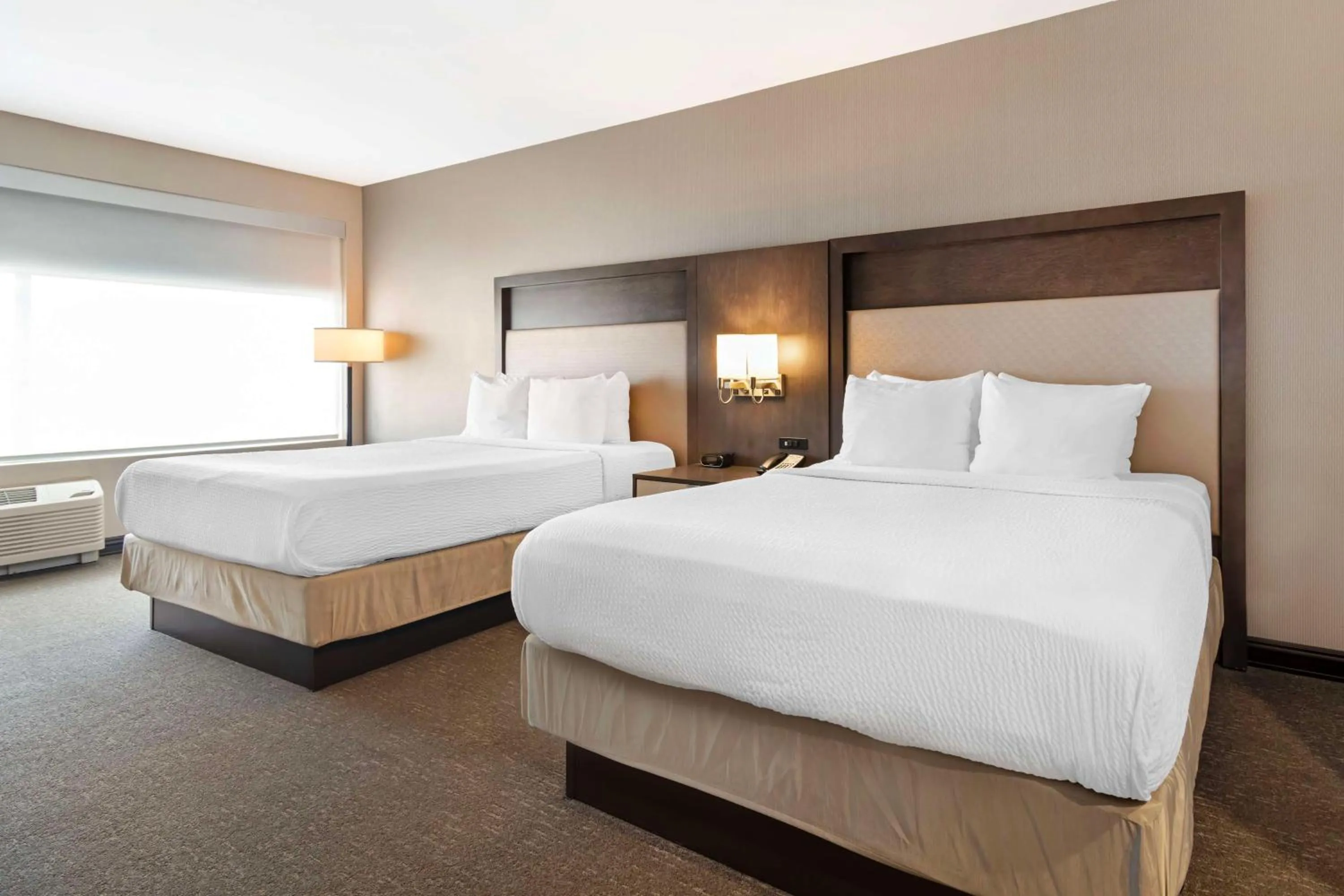 Bedroom, Bed in Best Western Plus Executive Residency Rigby's Water World Hotel