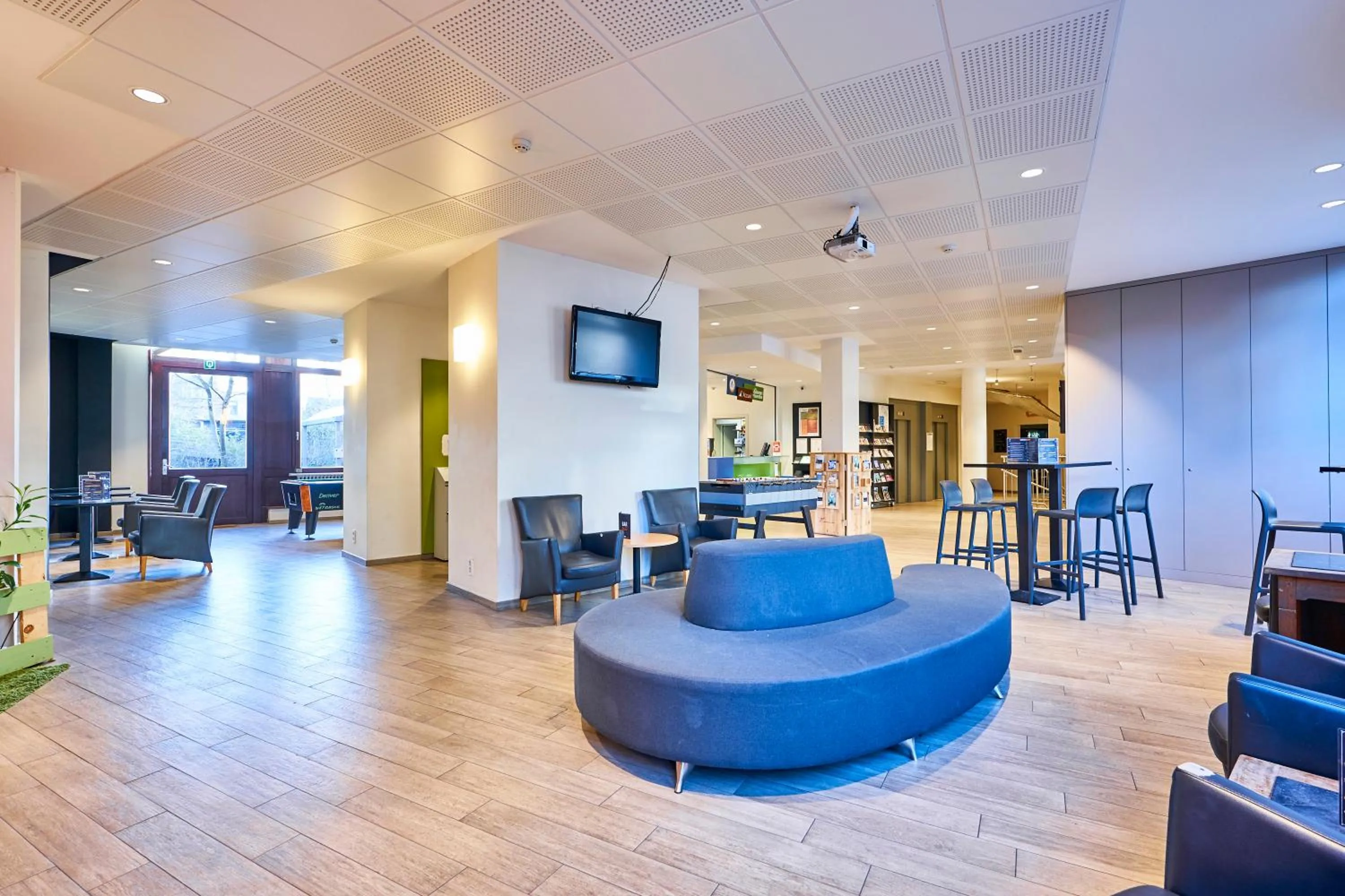 Lobby or reception in HI Brussels Generation Europe Hostel