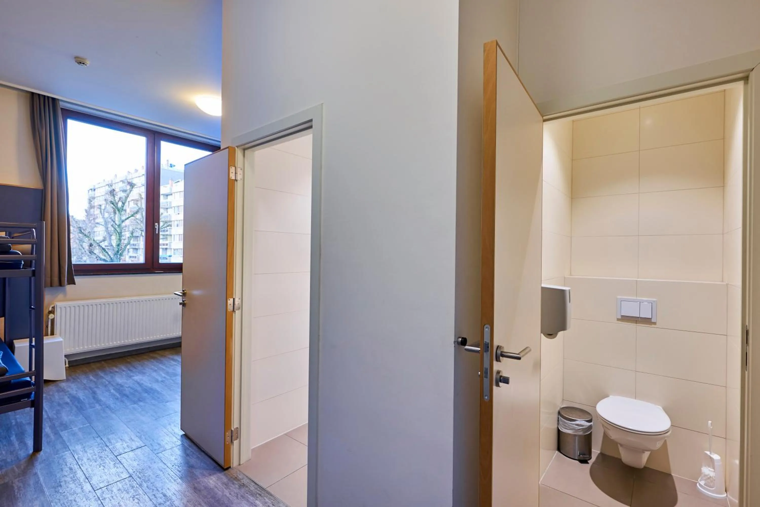 Toilet in HI Brussels Generation Europe Hostel