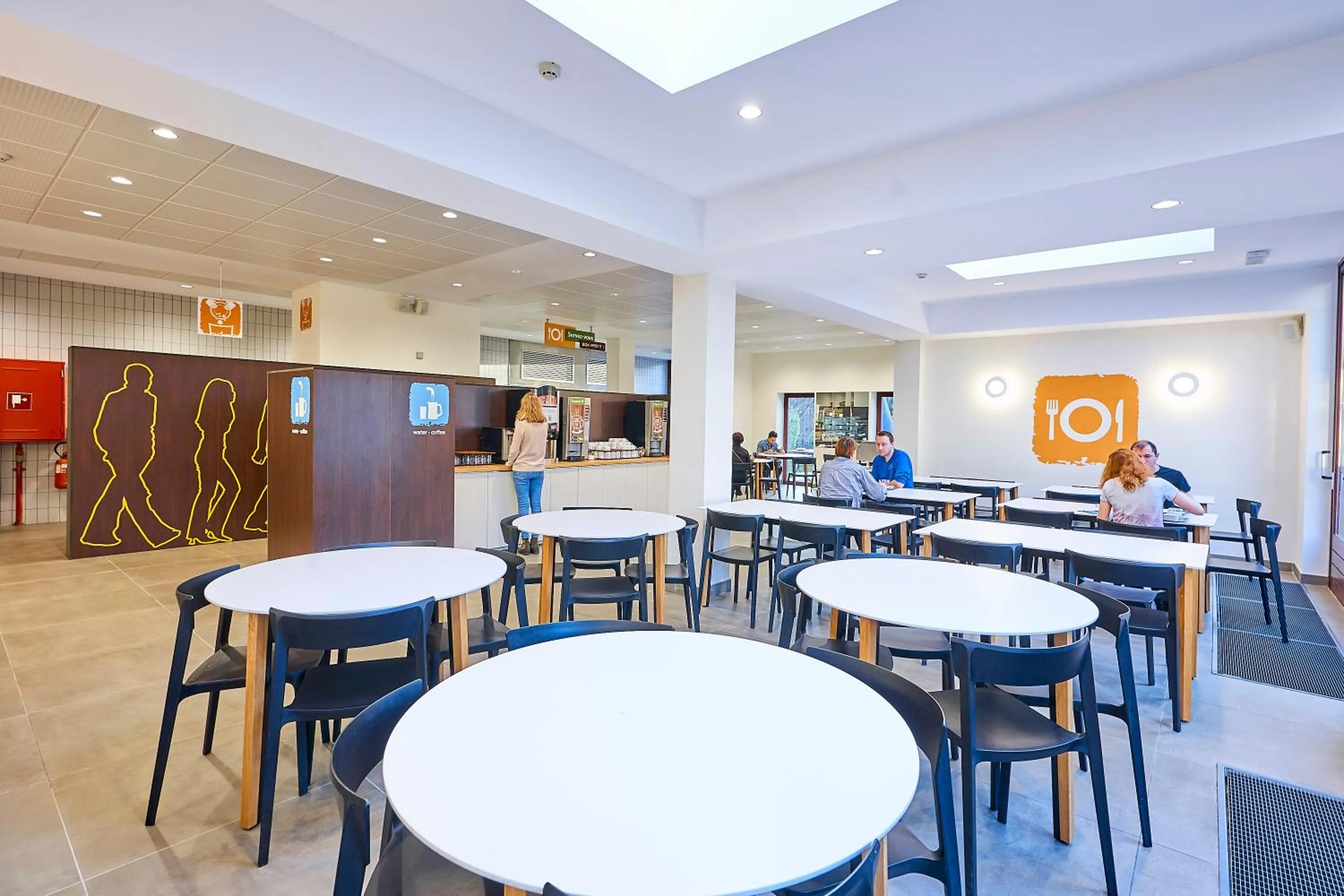 Restaurant/places to eat in HI Brussels Generation Europe Hostel