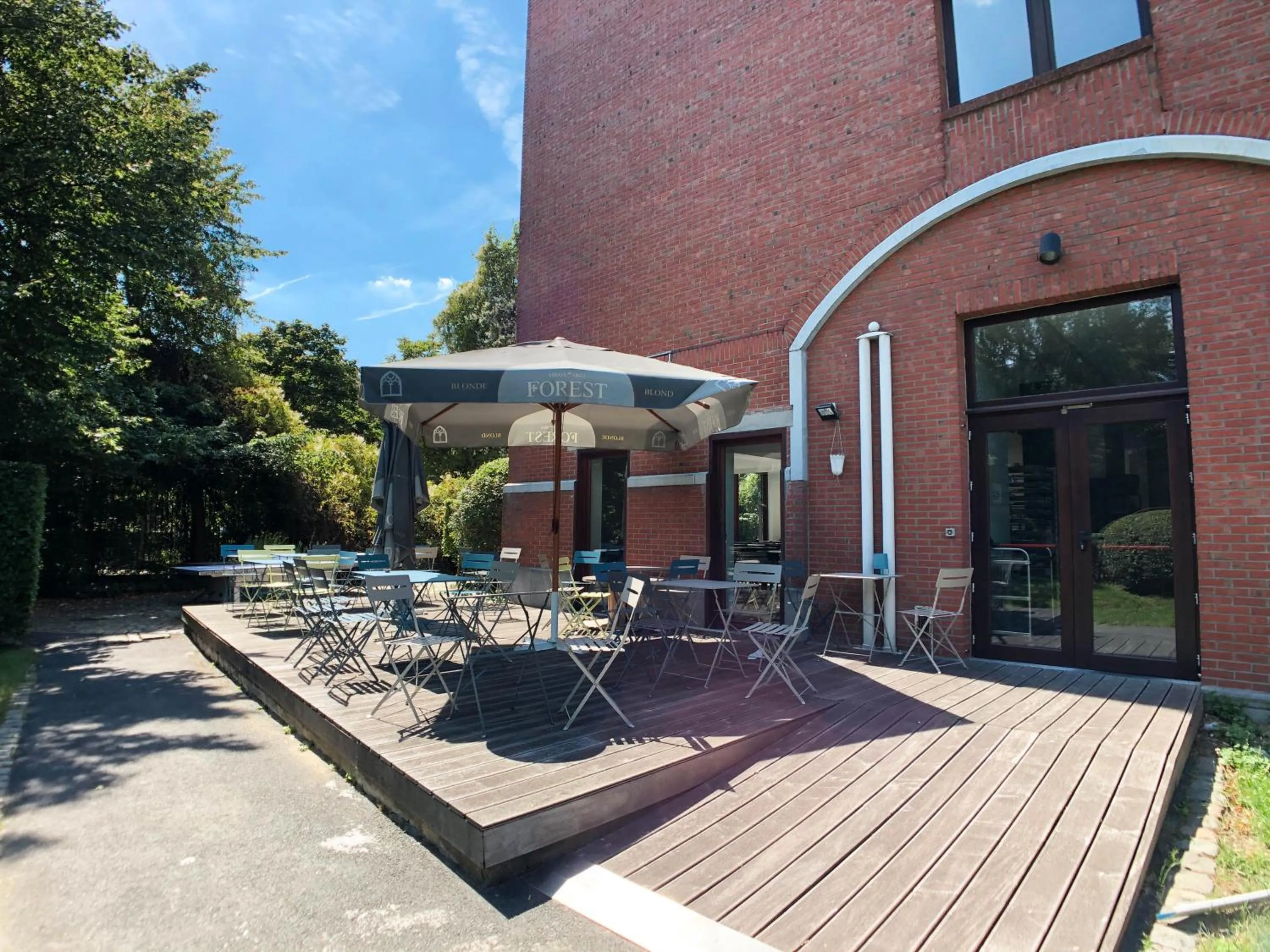 Patio in HI Brussels Generation Europe Hostel