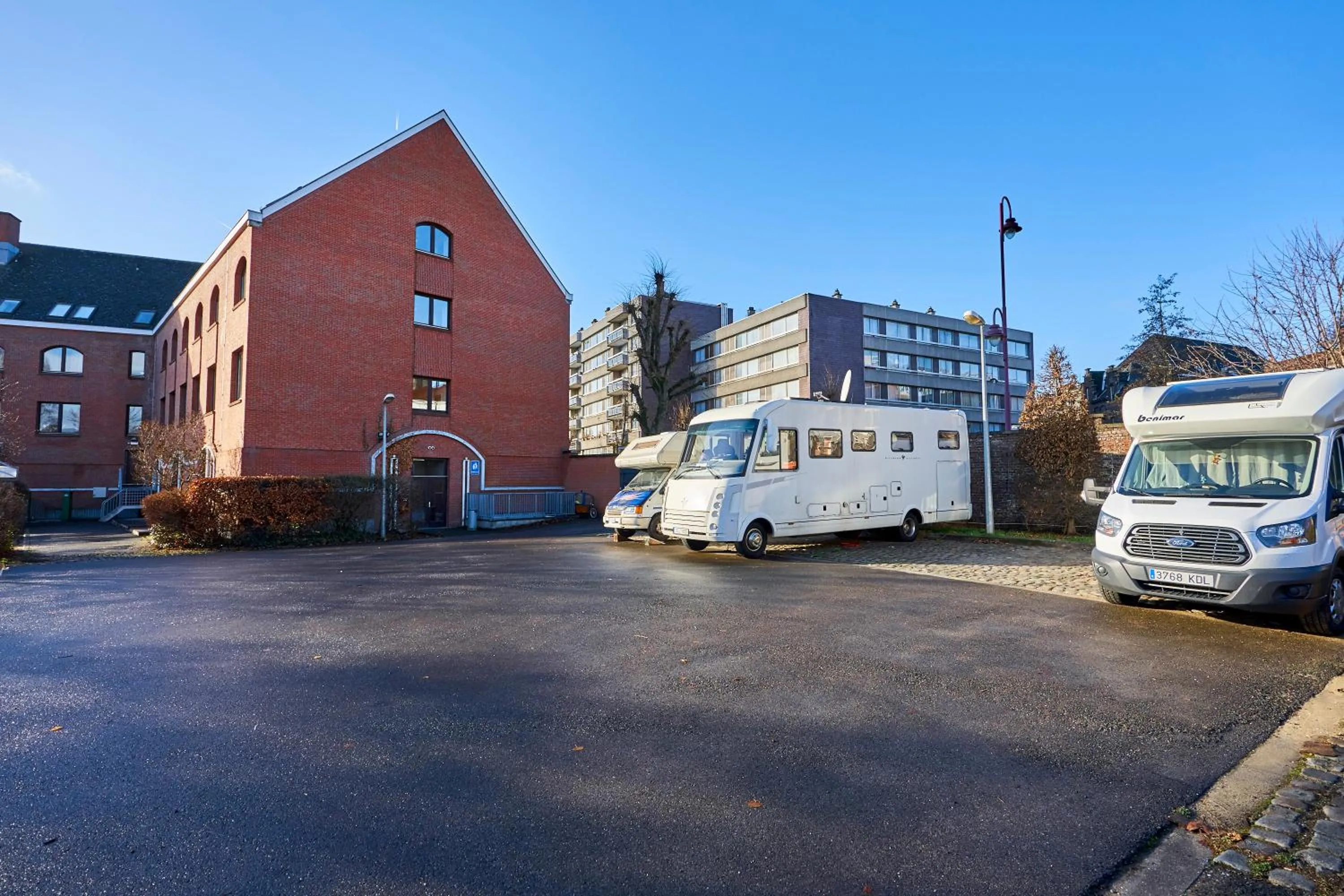 Property building in HI Brussels Generation Europe Hostel