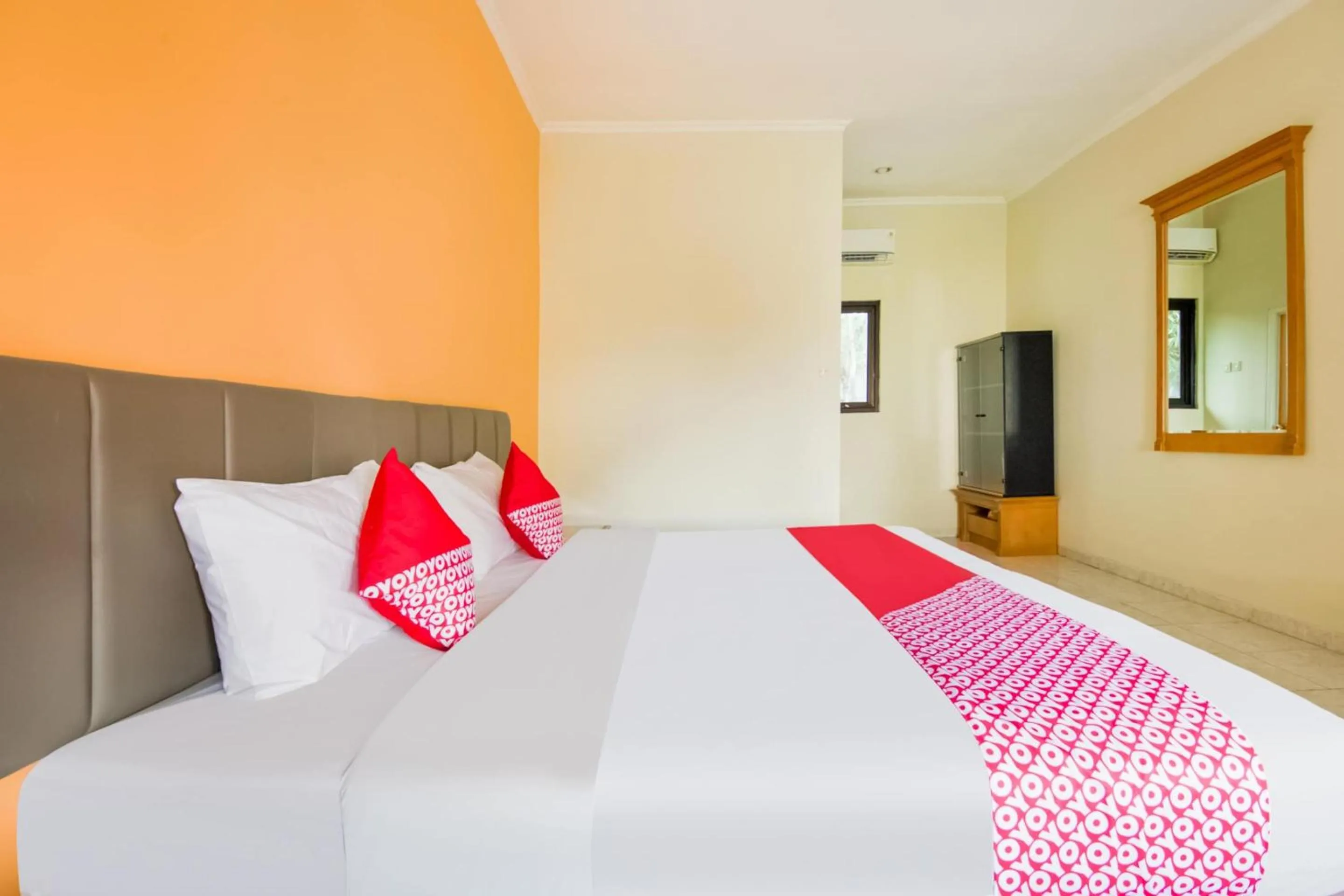 Bedroom, Bed in Wisma Langen Werdhasih