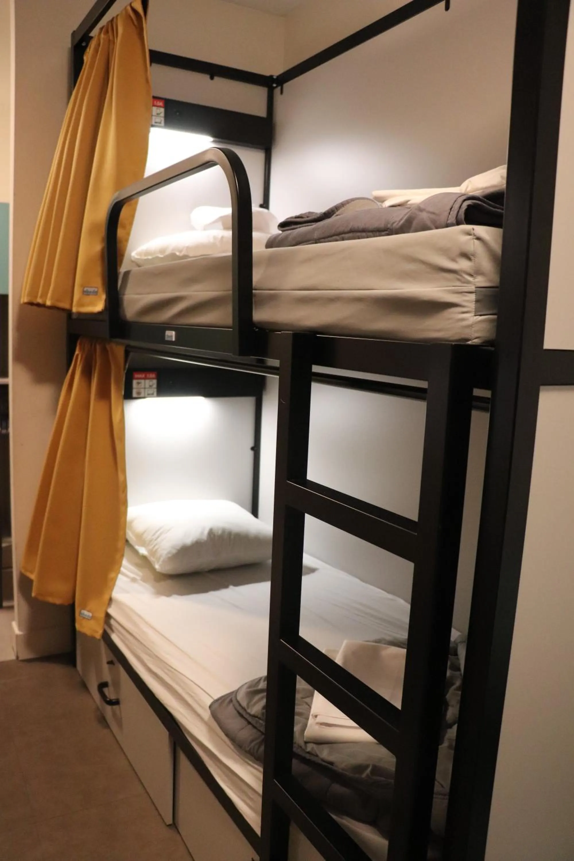 Bed in HI Brussels Jacques Brel Hostel