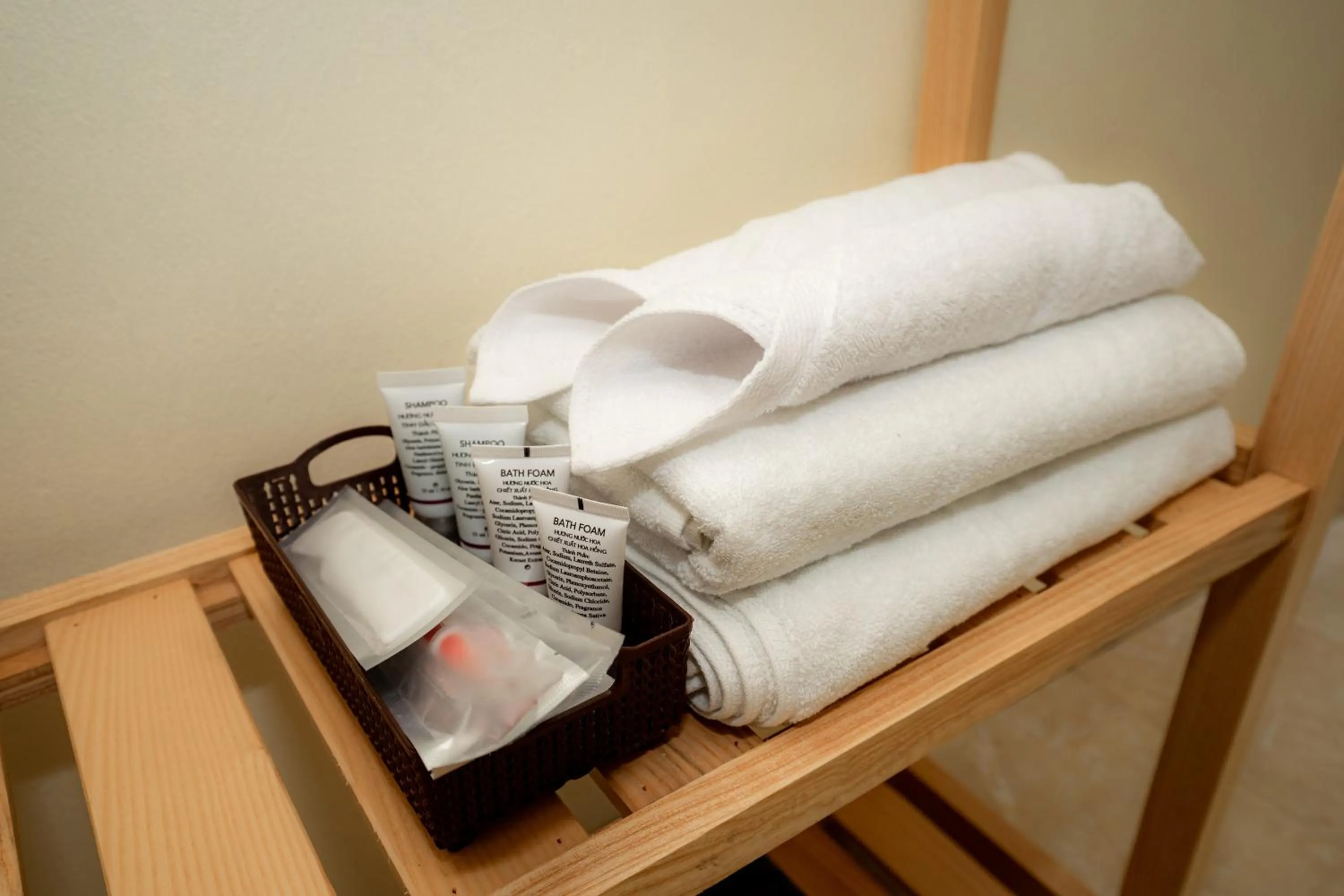 Shower in Trang An Freedom Hood