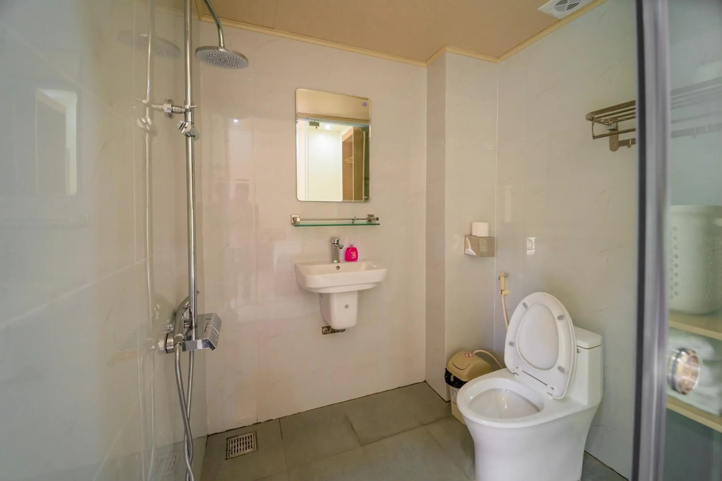 Triple Room with Pool View - single occupancy in Trang An Freedom Hood Triple Room with Pool View - single occupancy in Trang An Freedom Hood