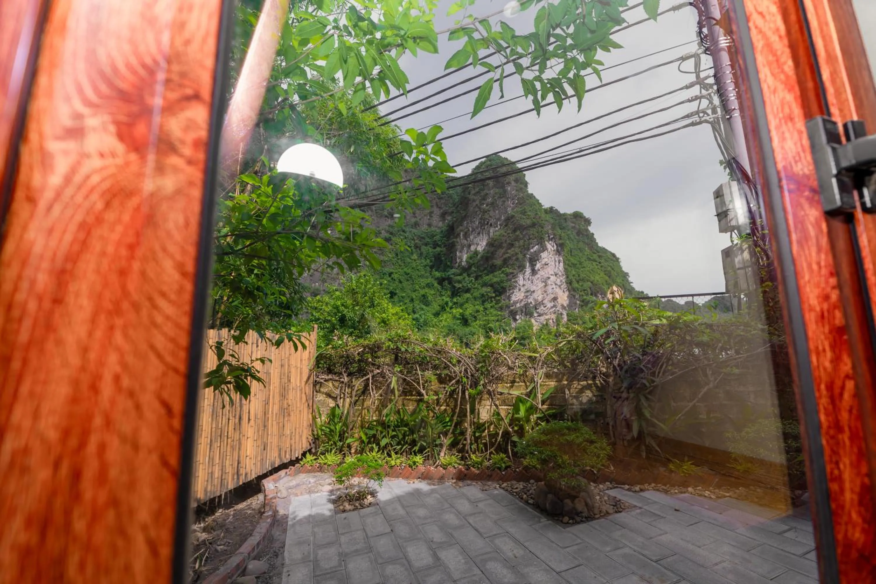 Garden in Trang An Freedom Hood