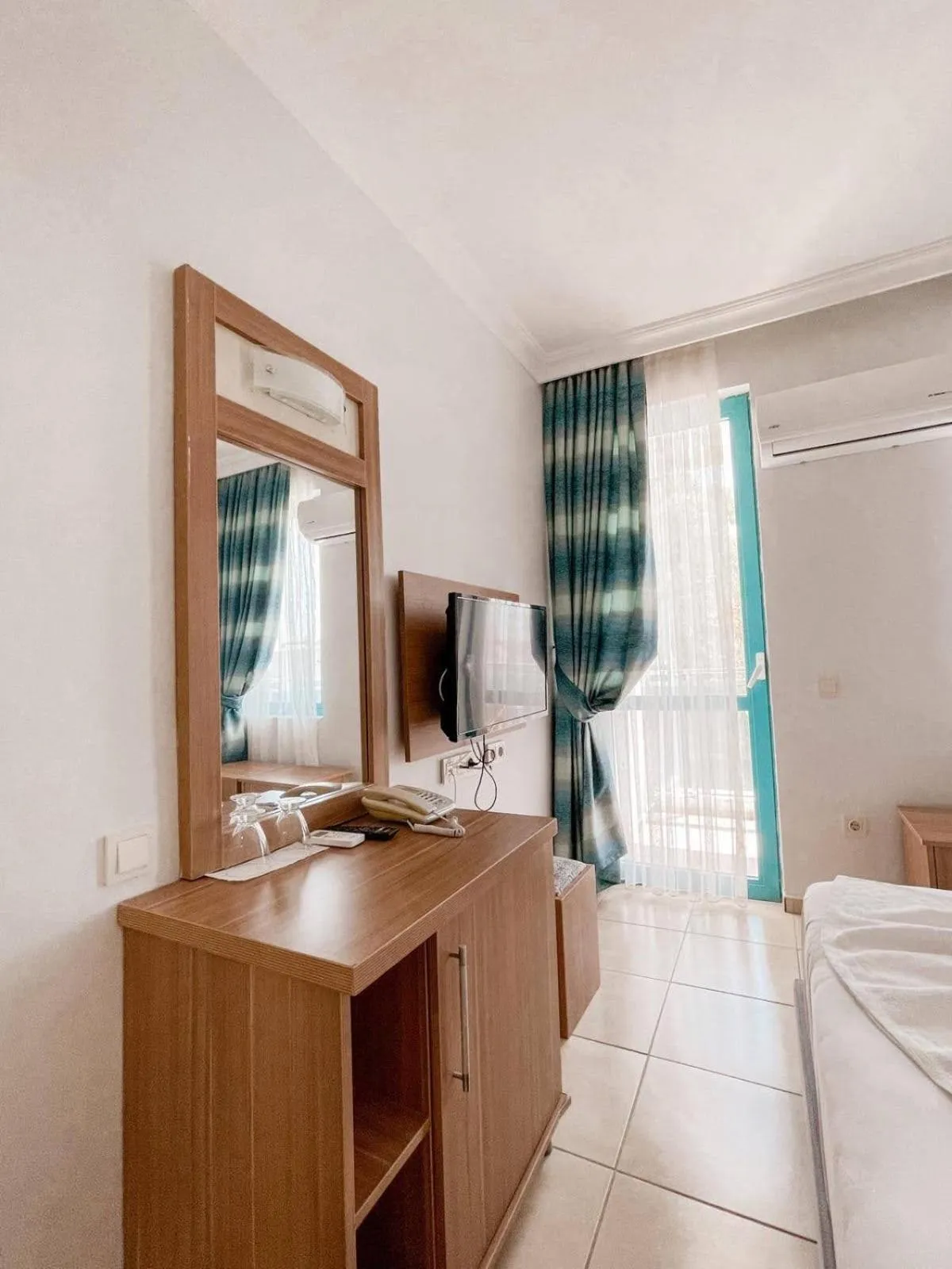 Photo of the whole room in Wonder Life Hotel